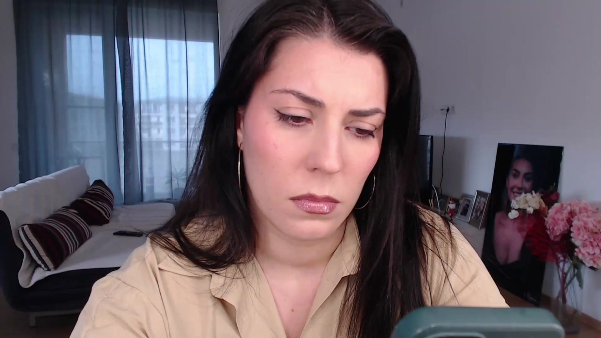 Gallery image thumbnail from BlueStocking's myfreecams stream on, 03/24/2025, 14:26 image 18 of 20