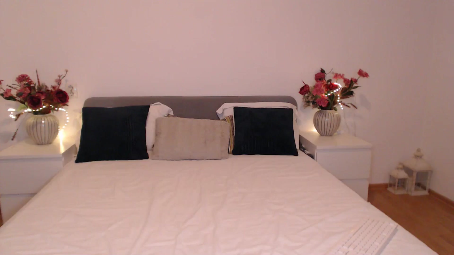 Gallery image thumbnail from BlueStocking's myfreecams stream on, 04/07/2025, 13:07 image 19 of 20