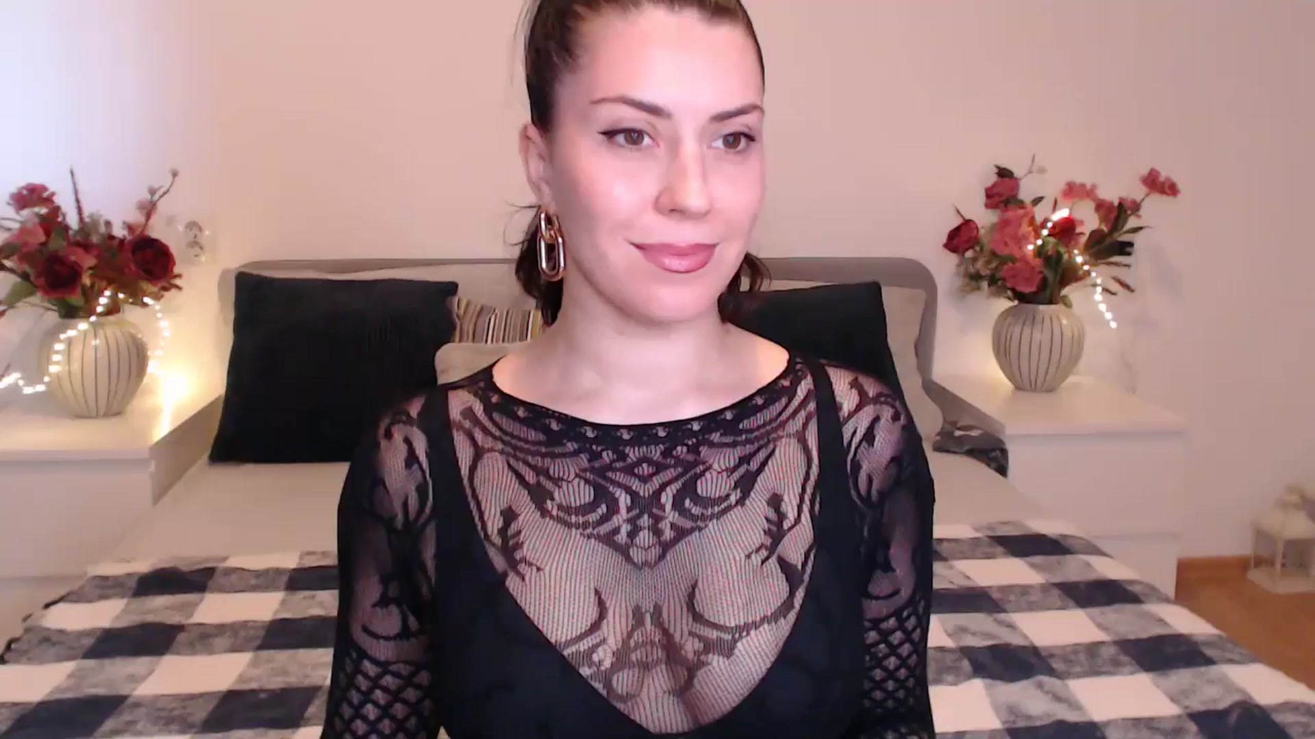 Gallery image thumbnail from BlueStocking's myfreecams stream on, 04/20/2025, 15:28 image 16 of 20