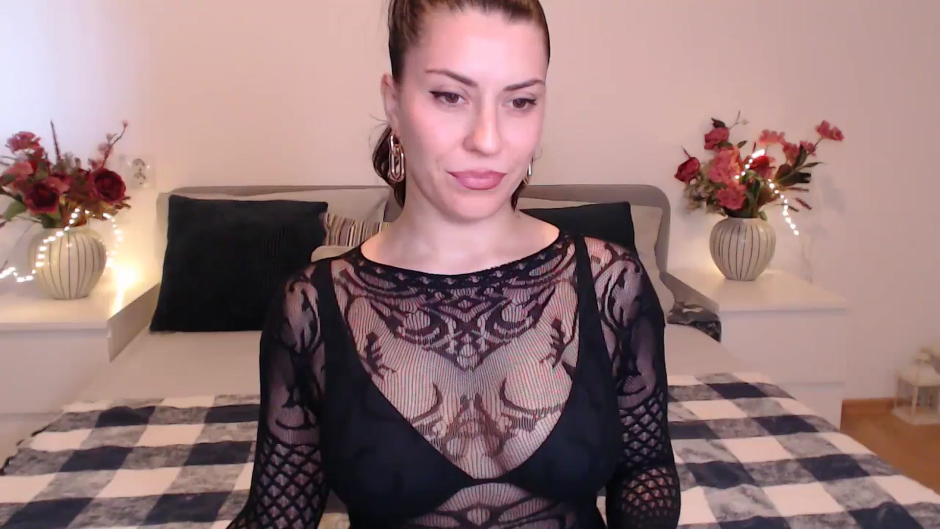 Gallery image thumbnail from BlueStocking's myfreecams stream on, 04/20/2025, 15:28 image 9 of 20