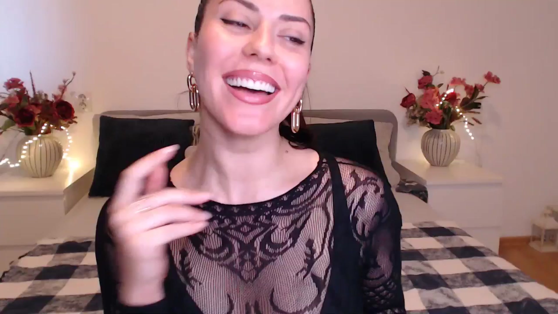 Gallery image thumbnail from BlueStocking's myfreecams stream on, 04/20/2025, 15:28 image 14 of 20