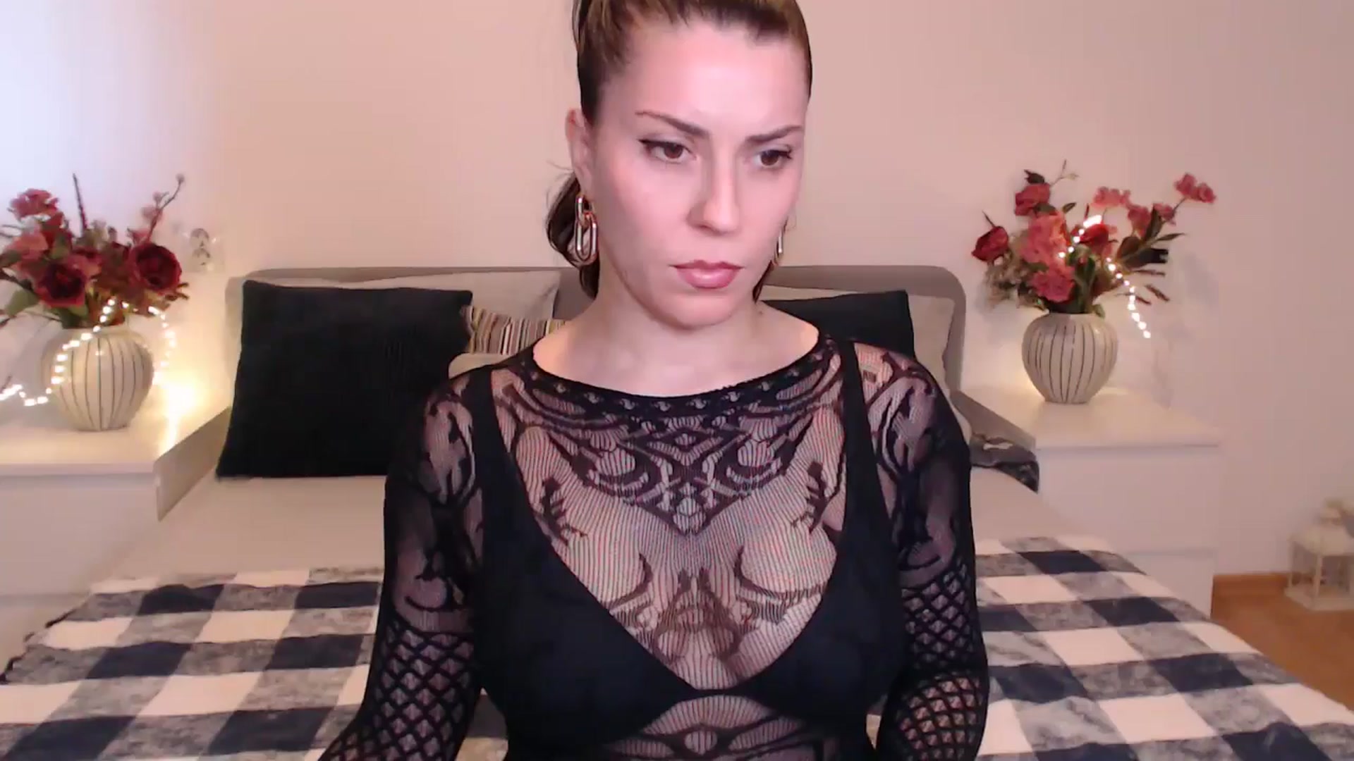 Gallery image thumbnail from BlueStocking's myfreecams stream on, 04/20/2025, 15:28 image 8 of 20