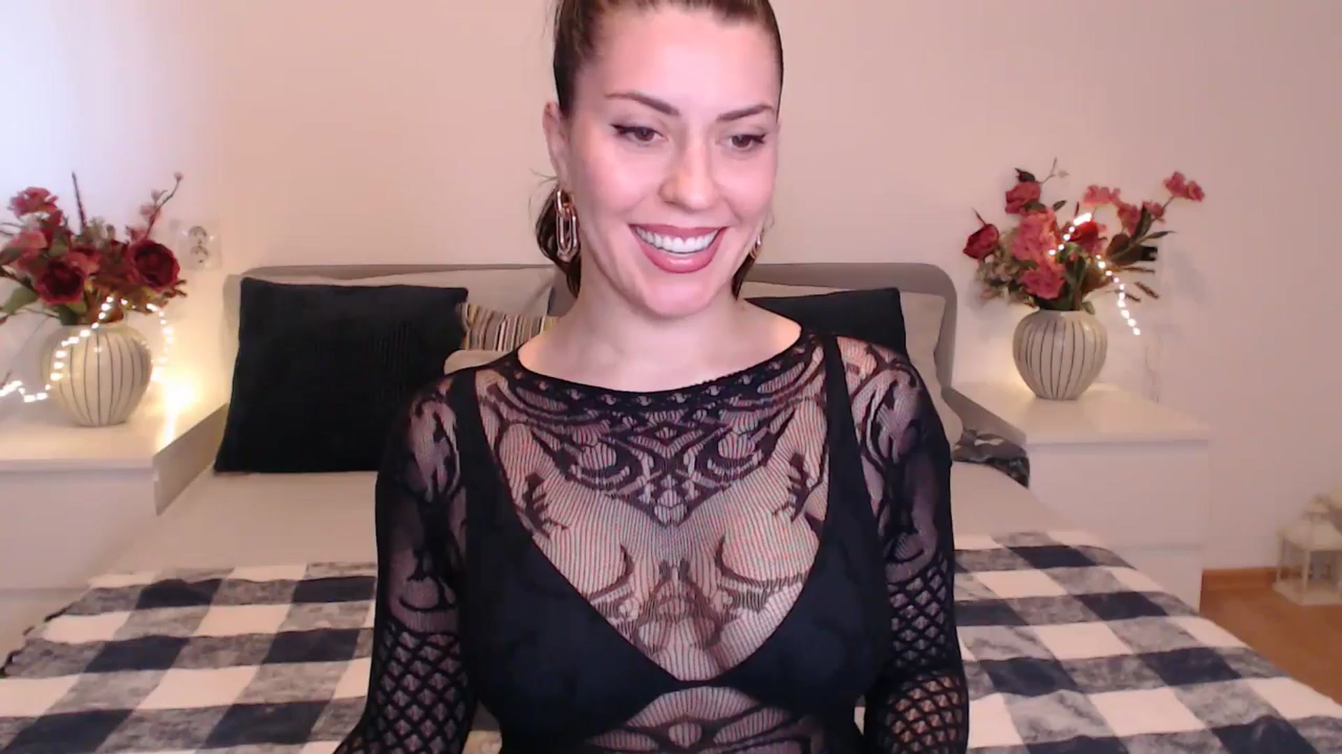 Gallery image thumbnail from BlueStocking's myfreecams stream on, 04/20/2025, 15:28 image 10 of 20