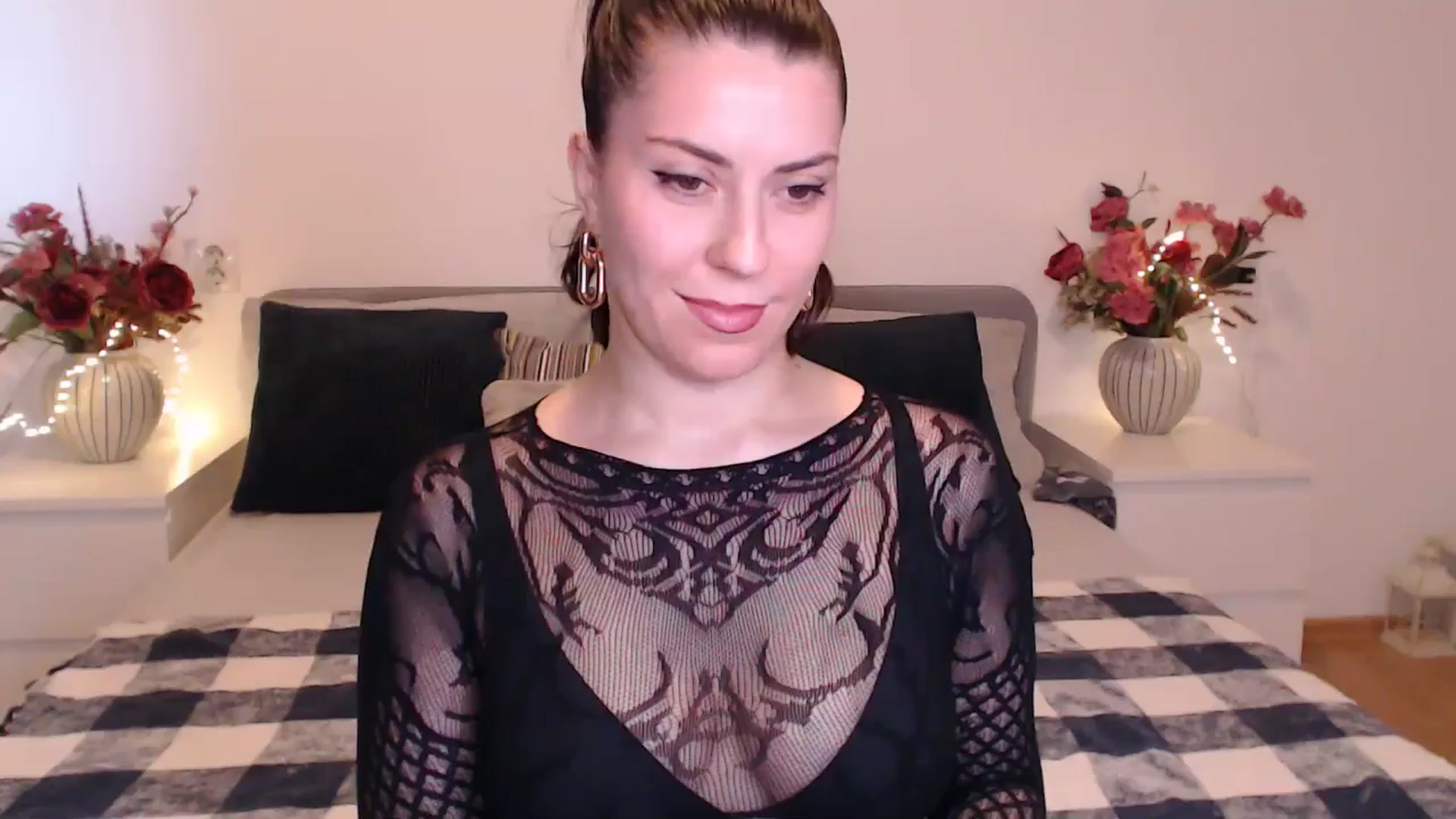 Gallery image thumbnail from BlueStocking's myfreecams stream on, 04/20/2025, 15:28 image 15 of 20