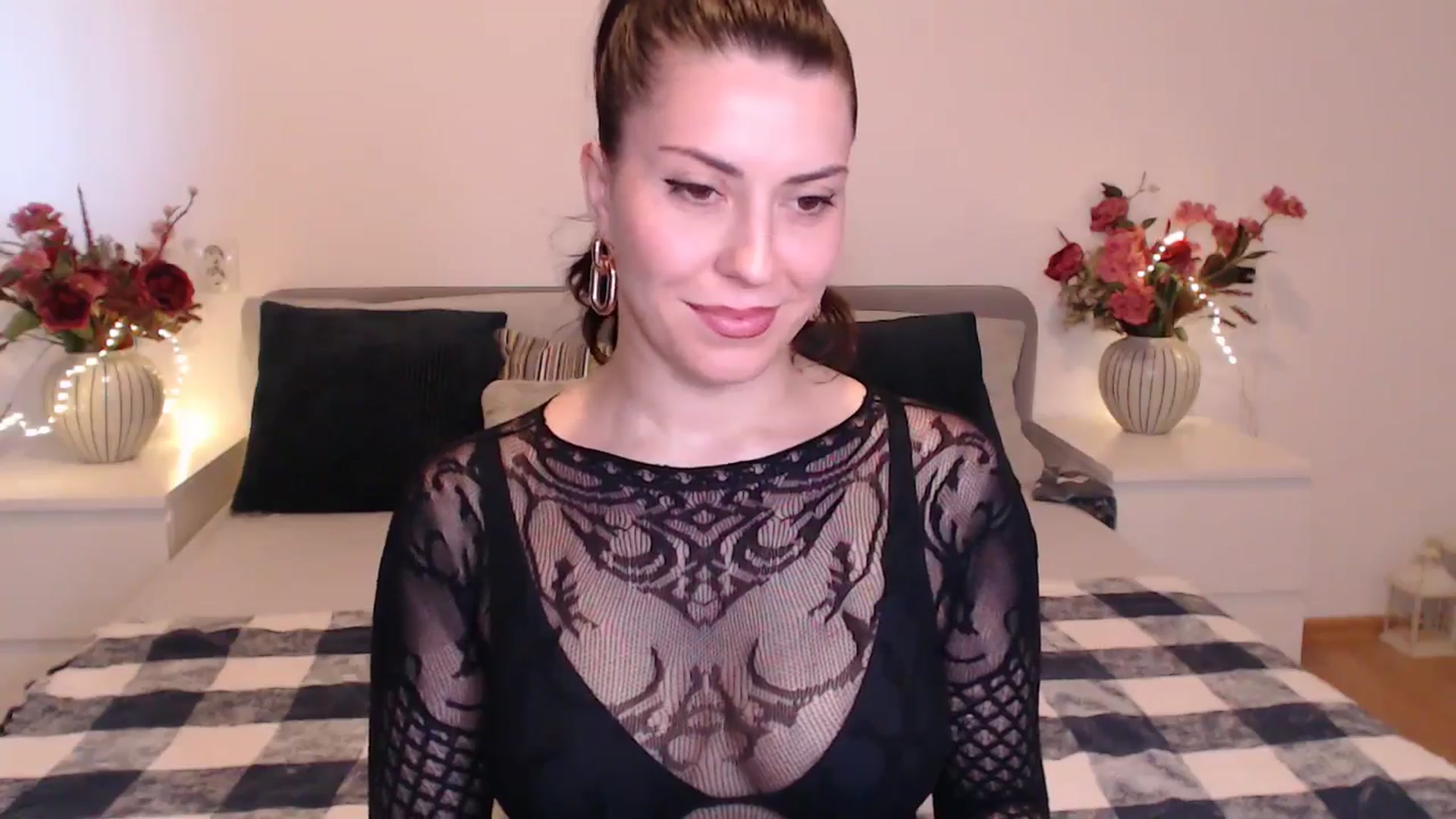 Gallery image thumbnail from BlueStocking's myfreecams stream on, 04/20/2025, 15:28 image 17 of 20