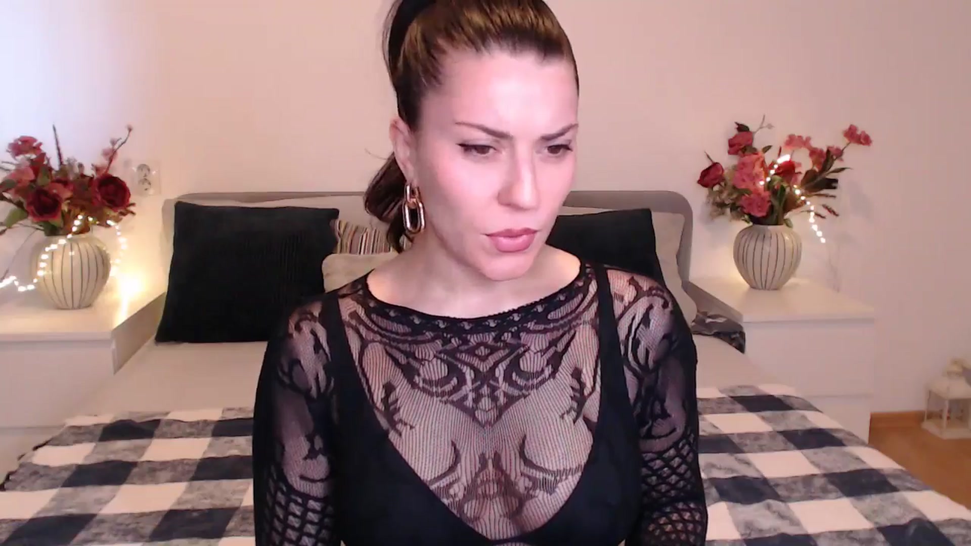 Gallery image thumbnail from BlueStocking's myfreecams stream on, 04/20/2025, 15:28 image 6 of 20
