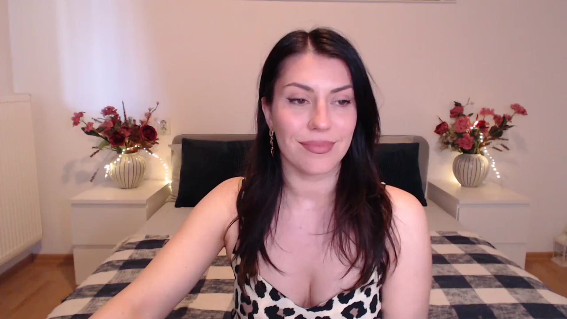 Gallery image thumbnail from BlueStocking's myfreecams stream on, 04/23/2025, 13:40 image 10 of 20