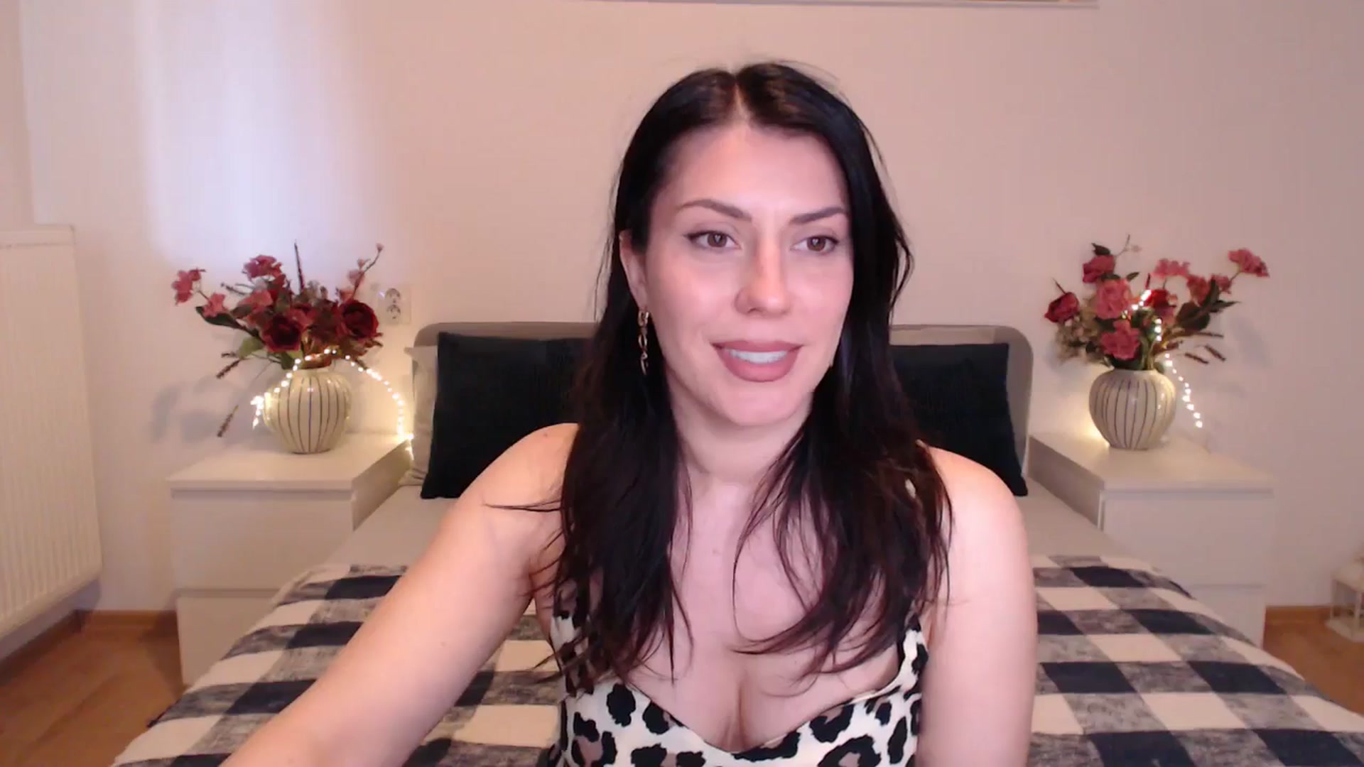 Gallery image thumbnail from BlueStocking's myfreecams stream on, 04/23/2025, 13:40 image 7 of 20