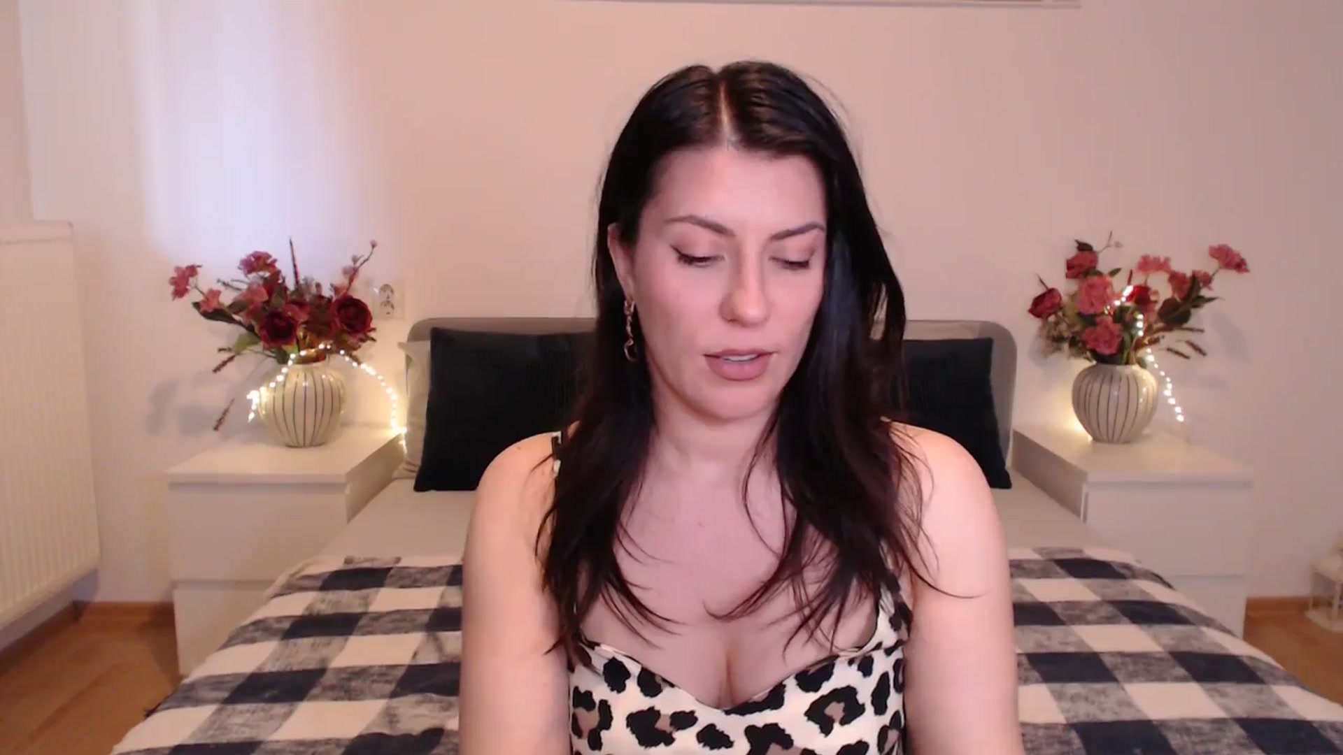 Gallery image thumbnail from BlueStocking's myfreecams stream on, 04/23/2025, 13:40 image 13 of 20