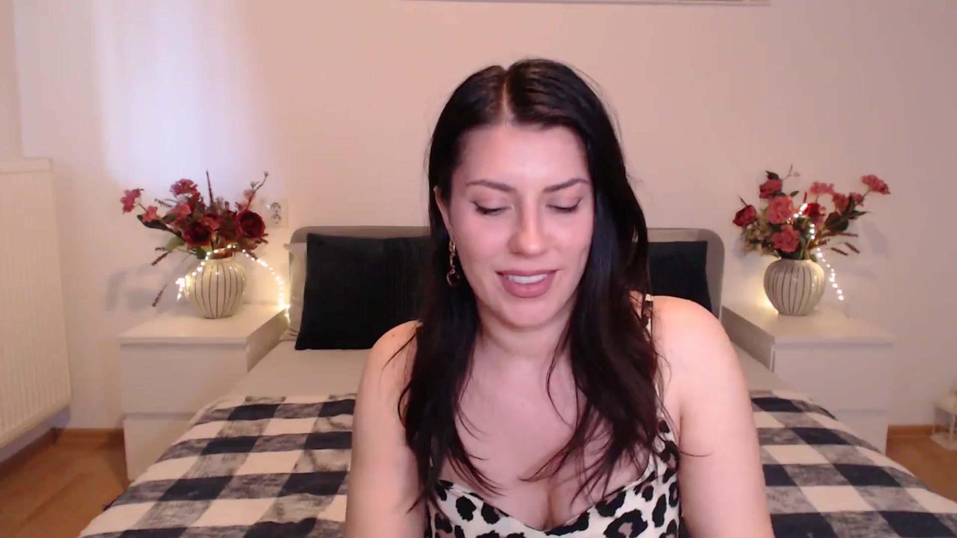 Gallery image thumbnail from BlueStocking's myfreecams stream on, 04/23/2025, 13:40 image 14 of 20