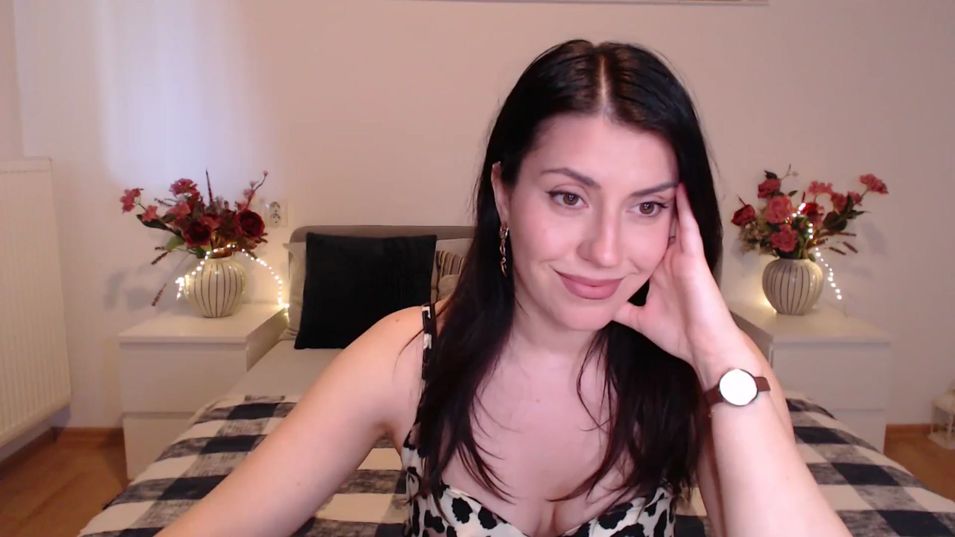 Gallery image thumbnail from BlueStocking's myfreecams stream on, 04/23/2025, 13:40 image 12 of 20