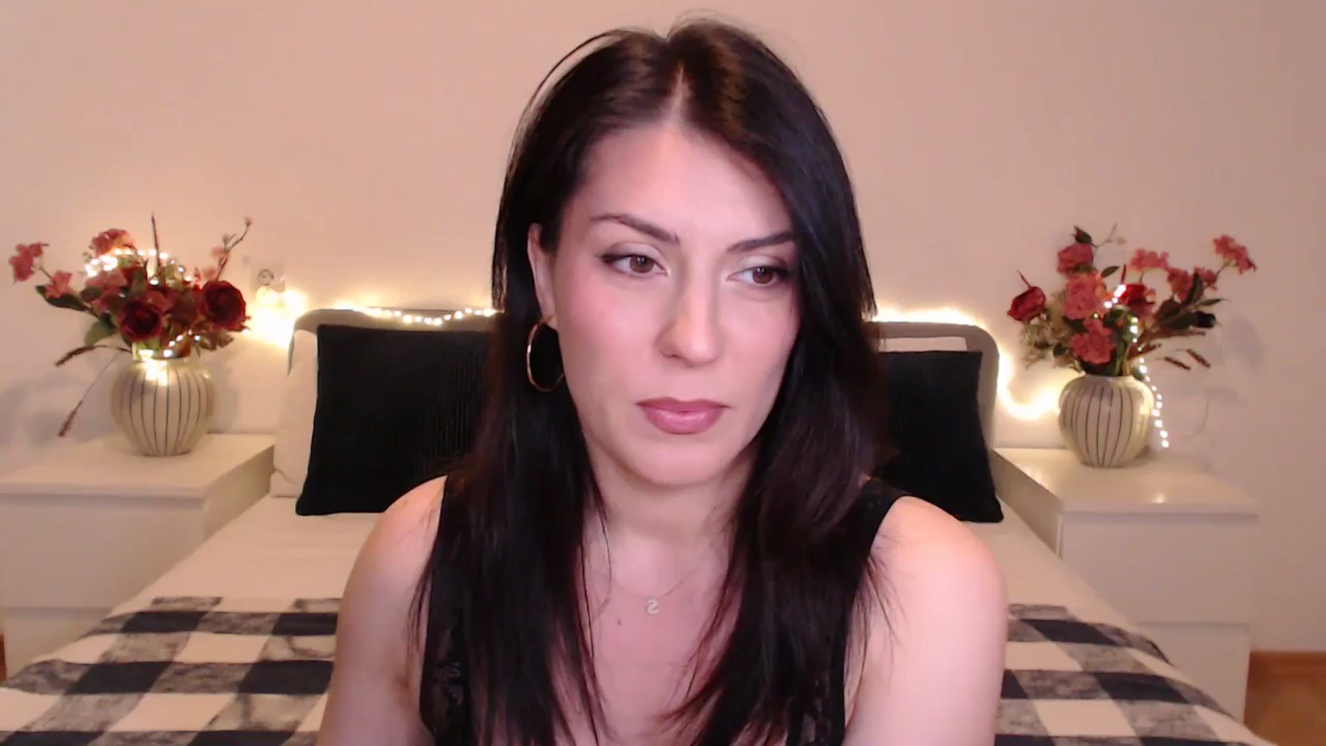 Gallery image thumbnail from BlueStocking's myfreecams stream on, 05/03/2025, 15:45 image 10 of 20