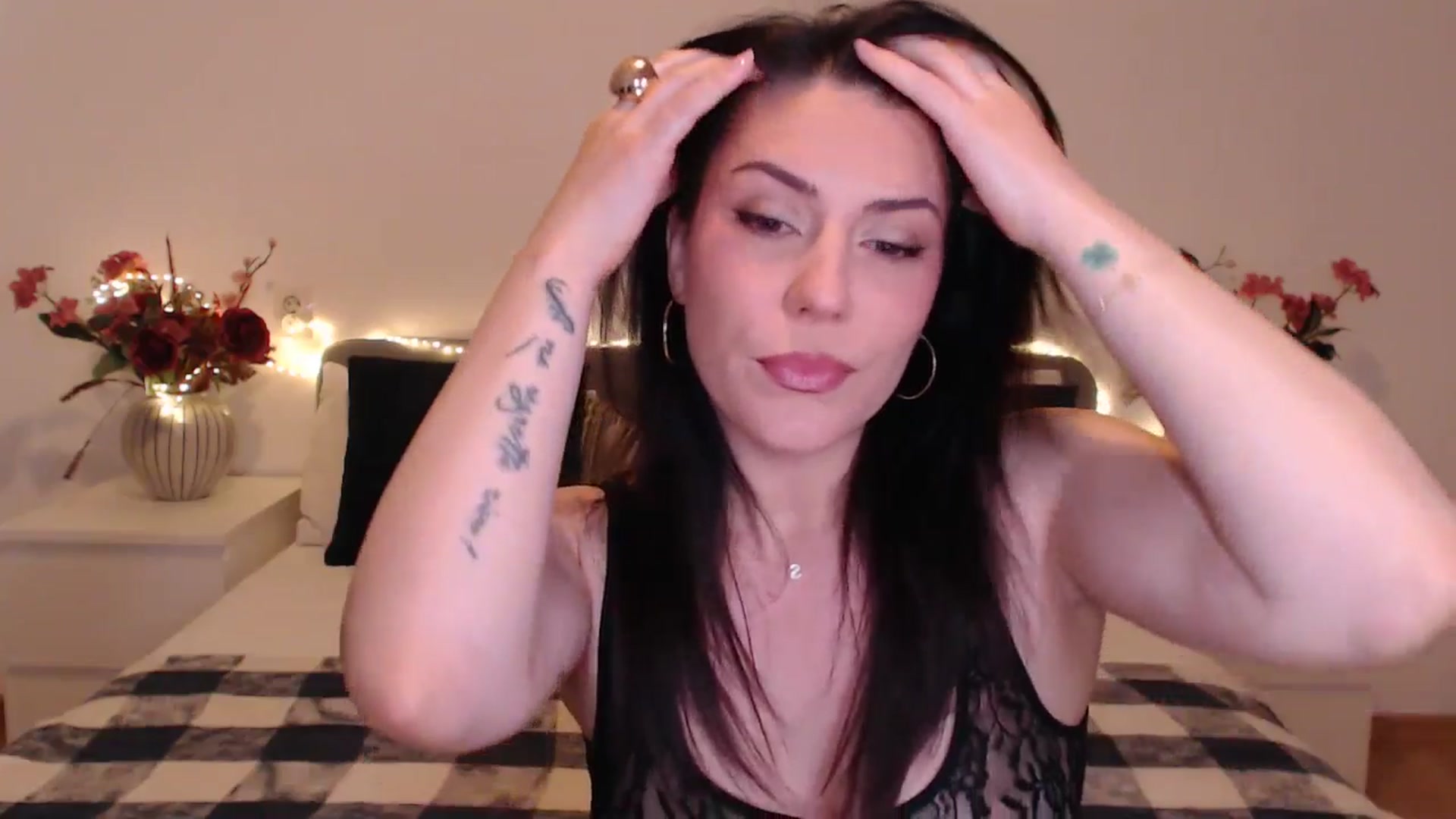 Gallery image thumbnail from BlueStocking's myfreecams stream on, 05/03/2025, 15:45 image 16 of 20