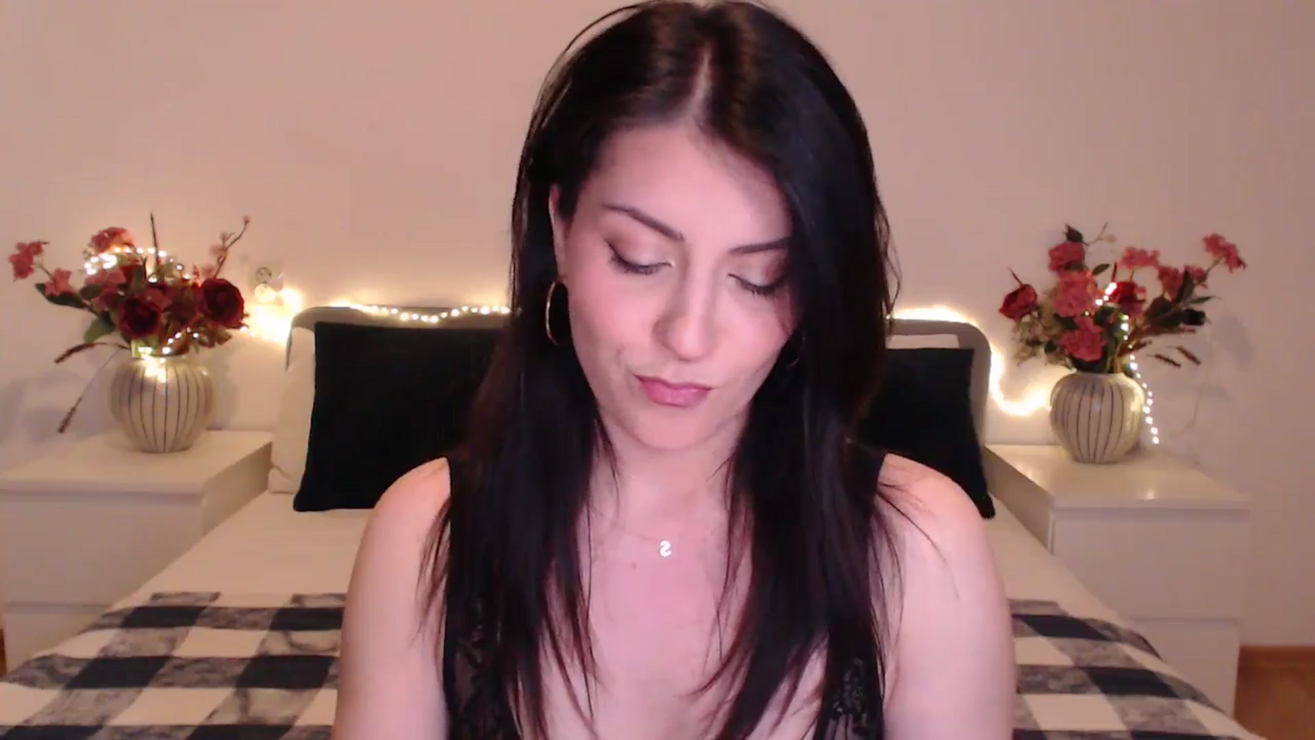 Gallery image thumbnail from BlueStocking's myfreecams stream on, 05/03/2025, 15:45 image 7 of 20