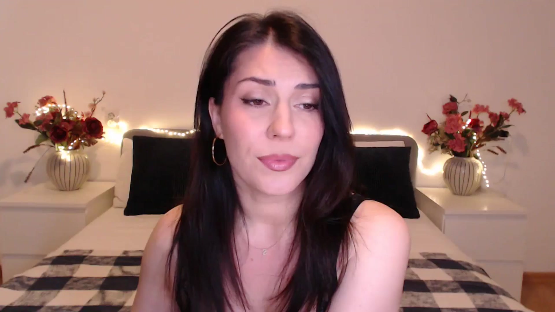 Gallery image thumbnail from BlueStocking's myfreecams stream on, 05/03/2025, 15:45 image 11 of 20