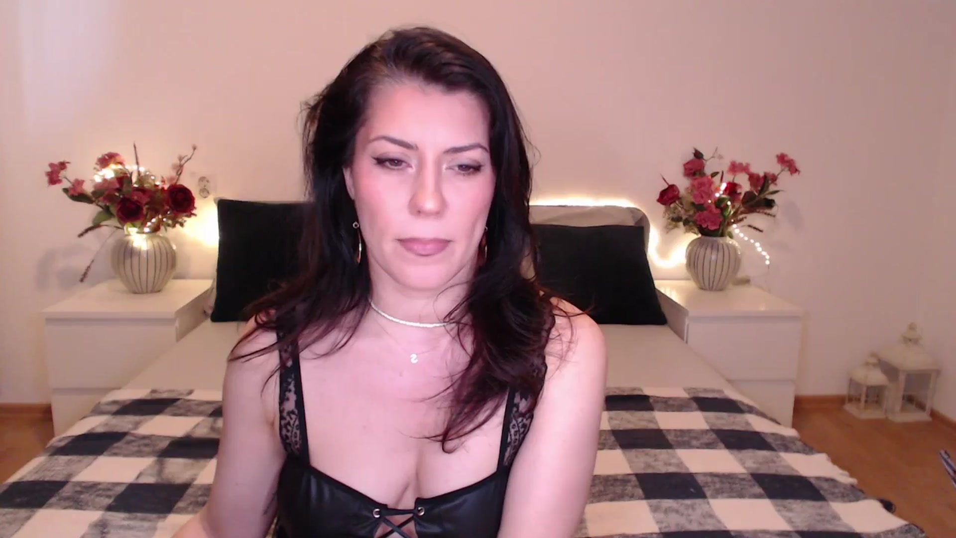 Gallery image thumbnail from BlueStocking's myfreecams stream on, 05/08/2025, 14:15 image 15 of 20