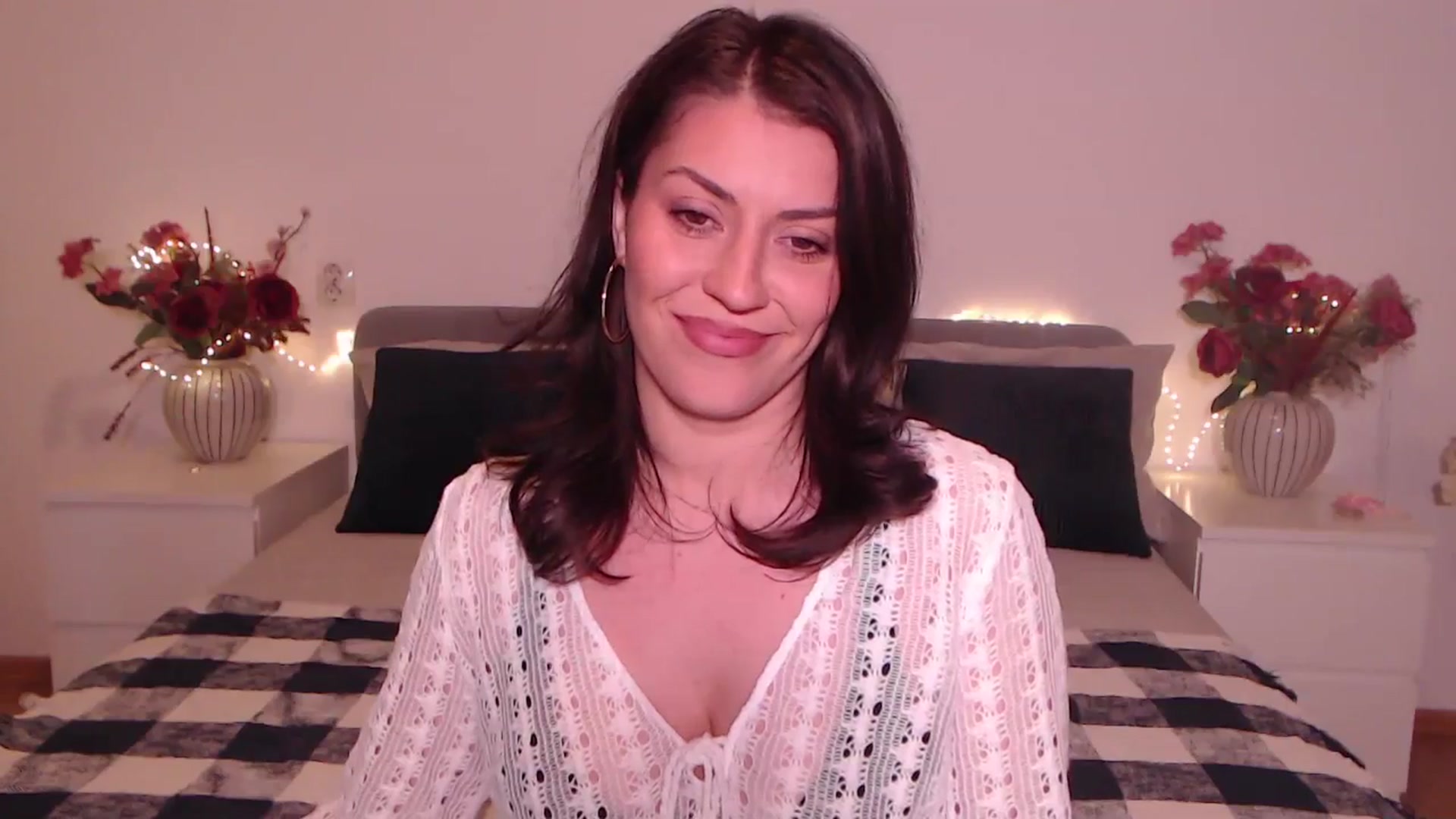 Gallery image thumbnail from BlueStocking's myfreecams stream on, 05/25/2025, 15:05 image 14 of 20