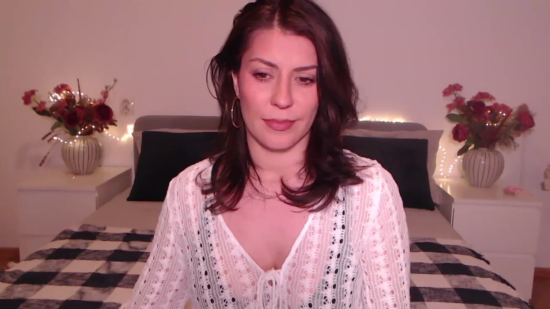 Gallery image thumbnail from BlueStocking's myfreecams stream on, 05/25/2025, 15:05 image 17 of 20