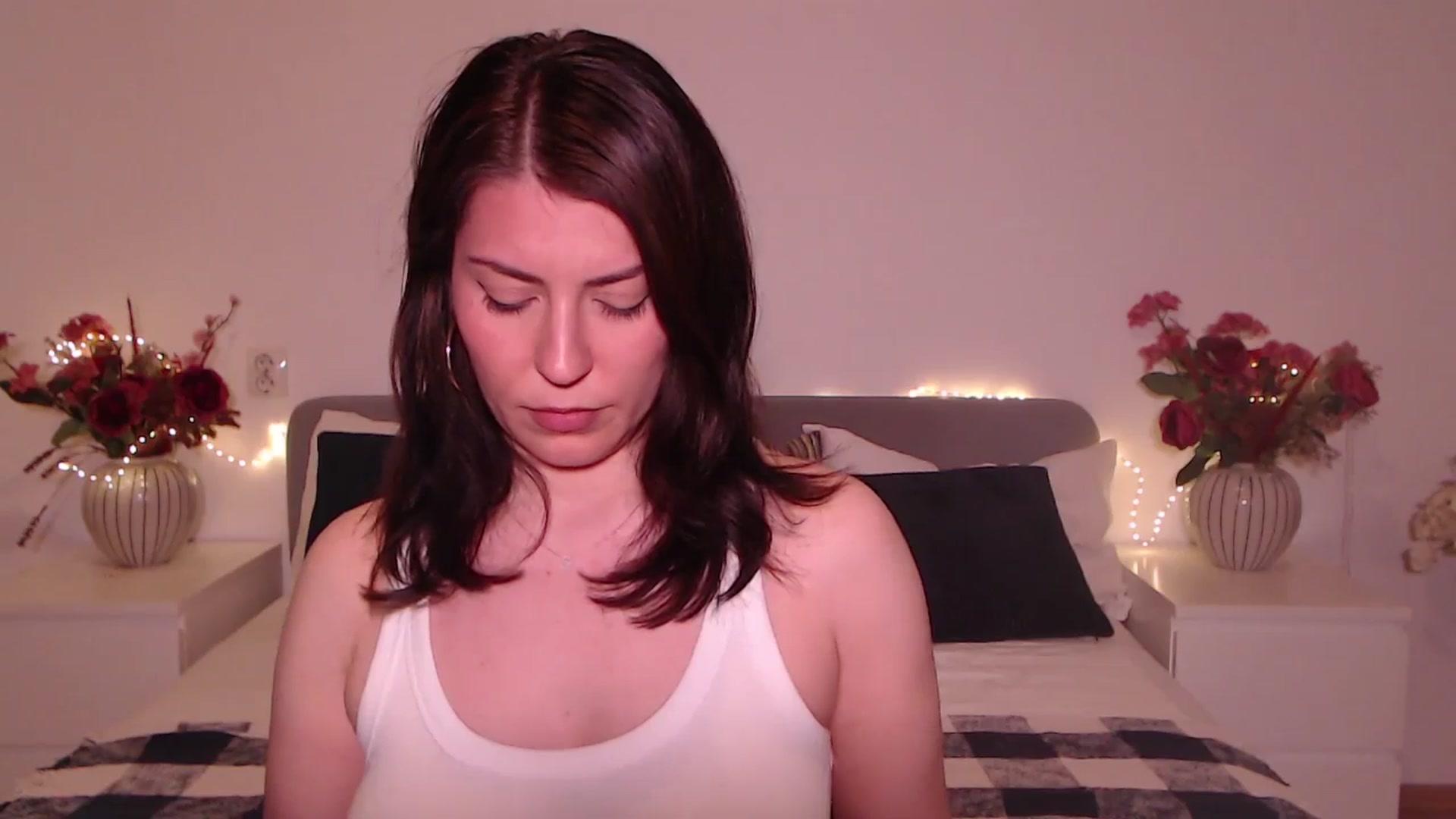 Gallery image thumbnail from BlueStocking's myfreecams stream on, 05/26/2025, 16:06 image 11 of 20