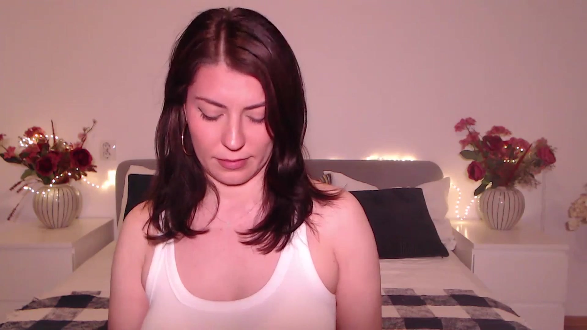 Gallery image thumbnail from BlueStocking's myfreecams stream on, 05/26/2025, 16:06 image 10 of 20