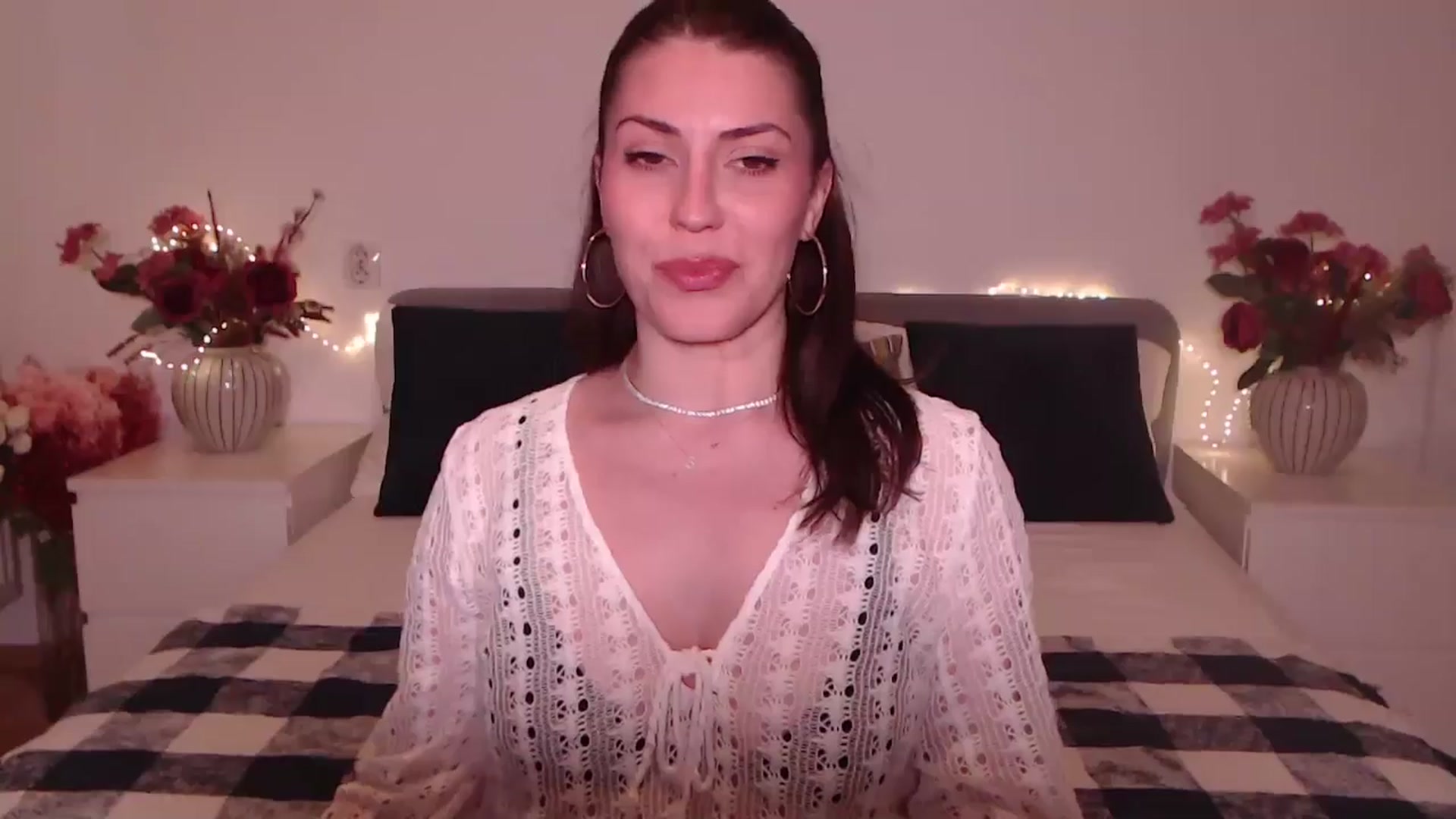 Gallery image thumbnail from BlueStocking's myfreecams stream on, 05/28/2025, 12:31 image 13 of 20