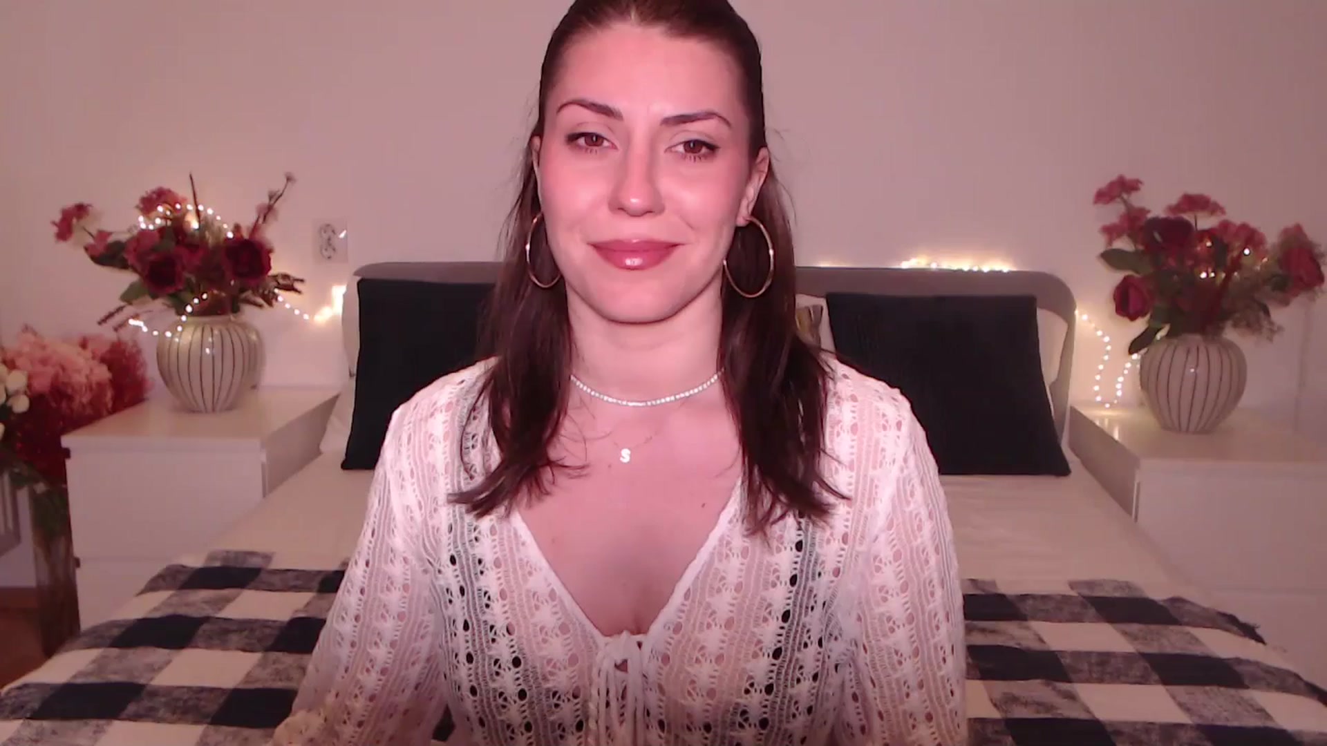 Gallery image thumbnail from BlueStocking's myfreecams stream on, 05/28/2025, 12:31 image 1 of 20