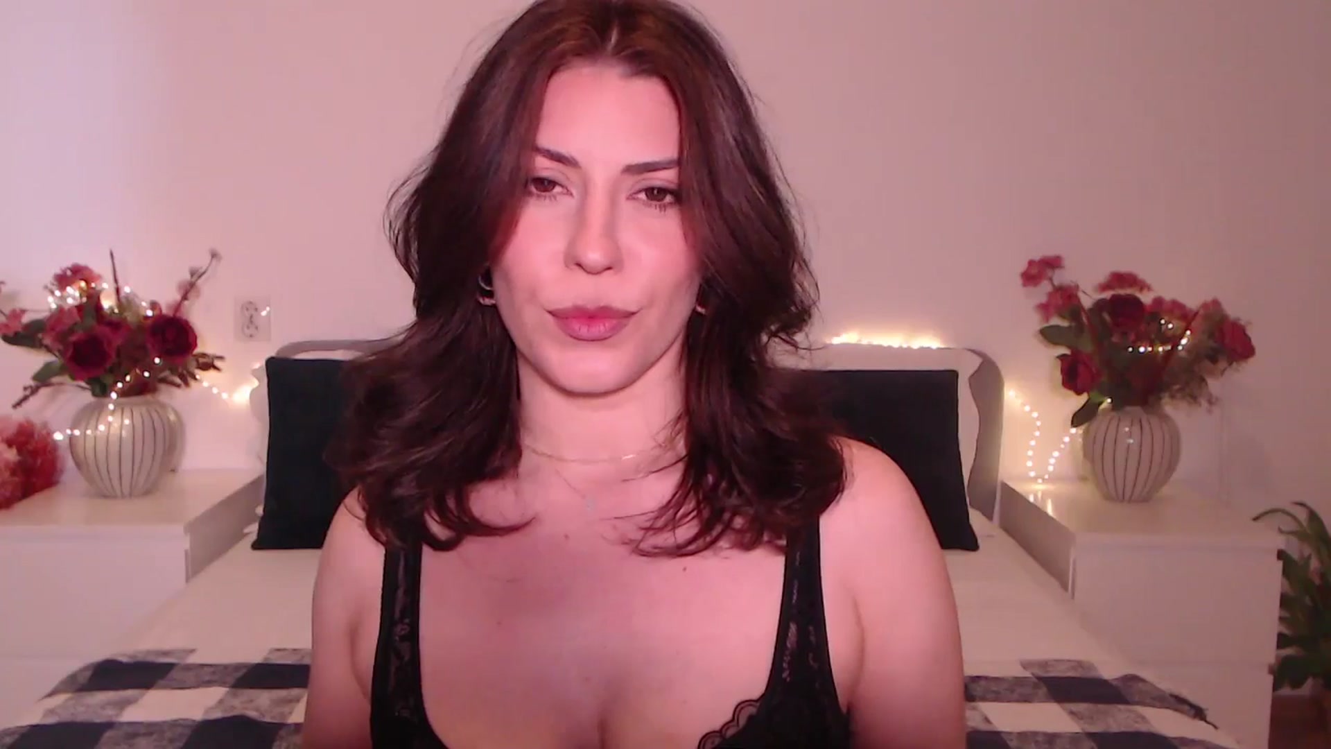 Gallery image thumbnail from BlueStocking's myfreecams stream on, 06/02/2025, 12:21 image 6 of 20