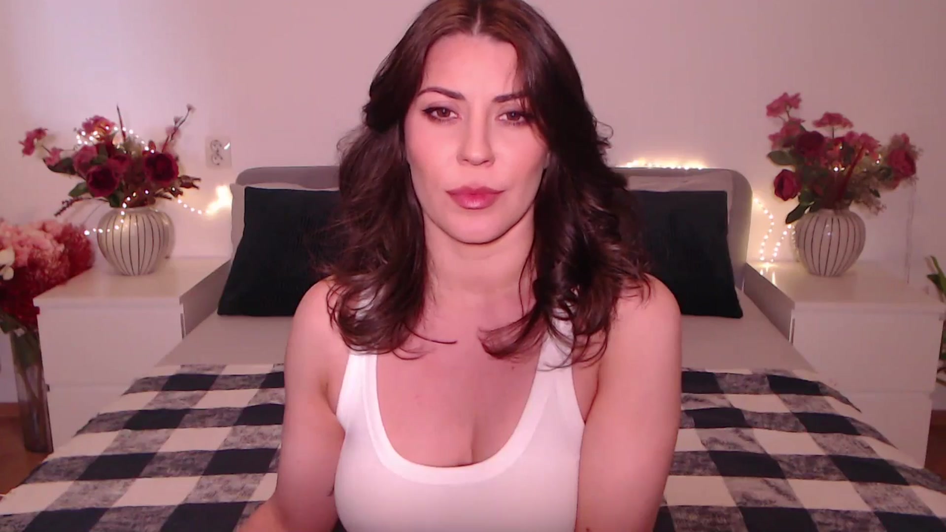 Gallery image thumbnail from BlueStocking's myfreecams stream on, 06/10/2025, 11:03 image 6 of 20
