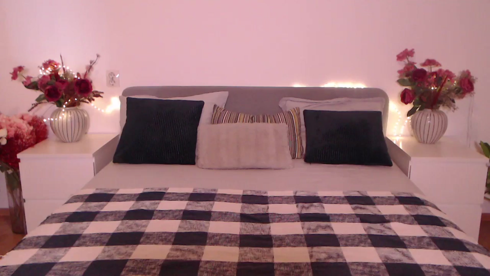 Gallery image thumbnail from BlueStocking's myfreecams stream on, 06/10/2025, 15:25 image 15 of 20