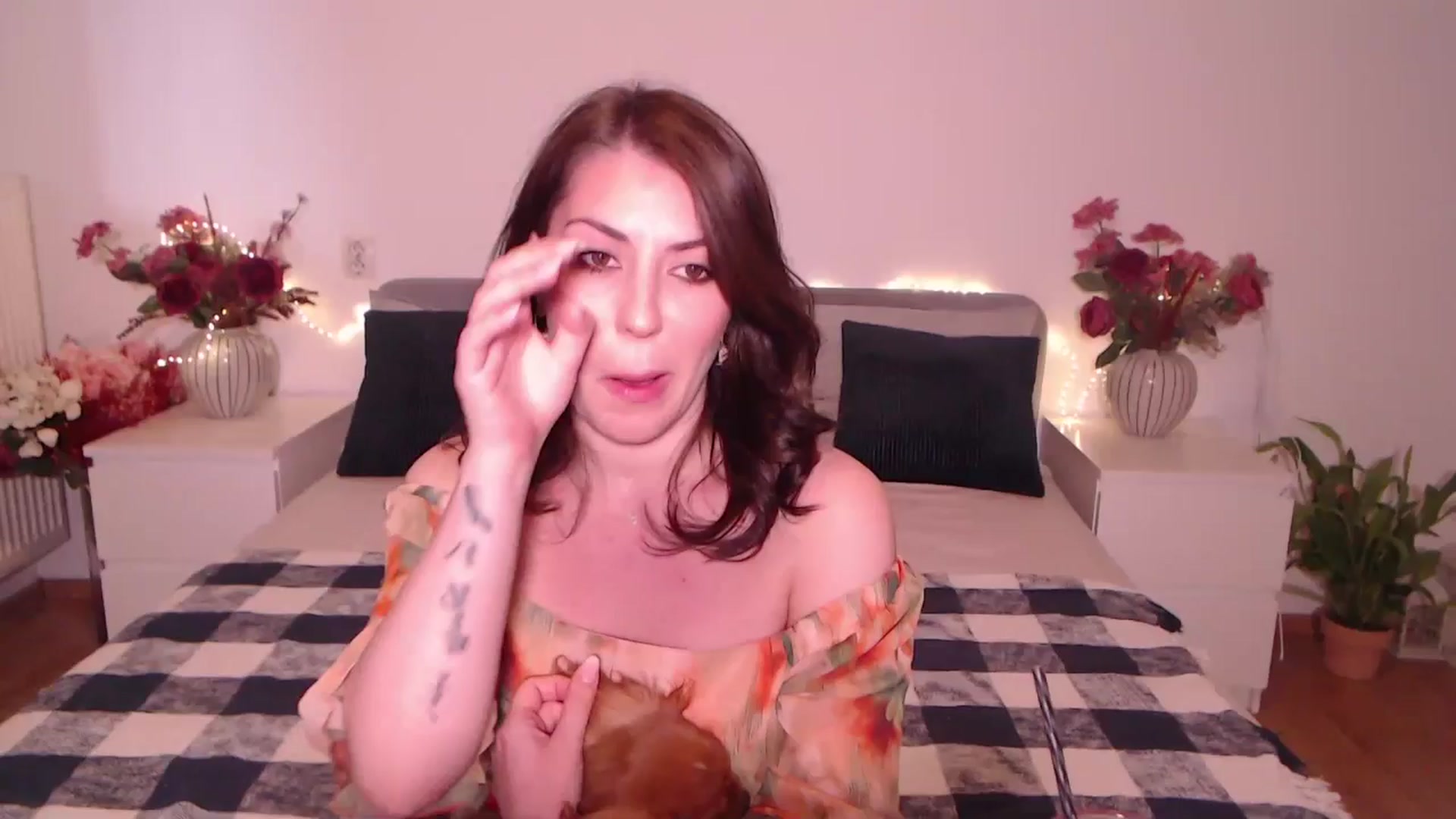 Gallery image thumbnail from BlueStocking's myfreecams stream on, 06/14/2025, 15:19 image 14 of 20