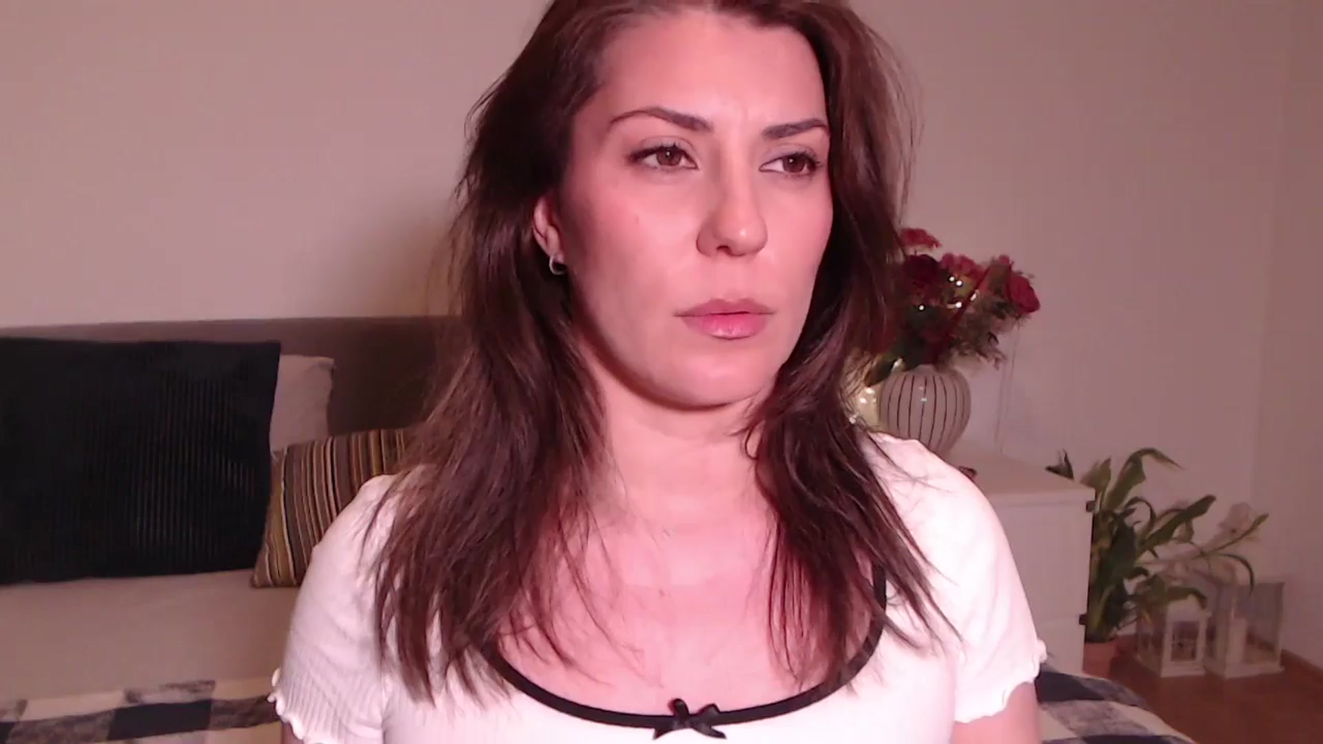 Gallery image thumbnail from BlueStocking's myfreecams stream on, 06/23/2025, 19:57 image 18 of 20