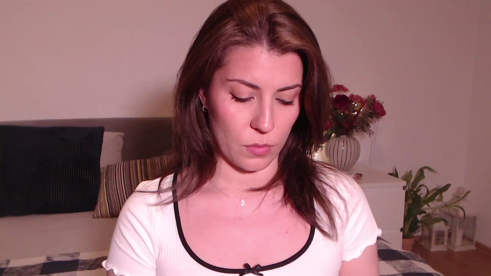 Gallery image thumbnail from BlueStocking's myfreecams stream on, 06/23/2025, 19:57 image 16 of 20