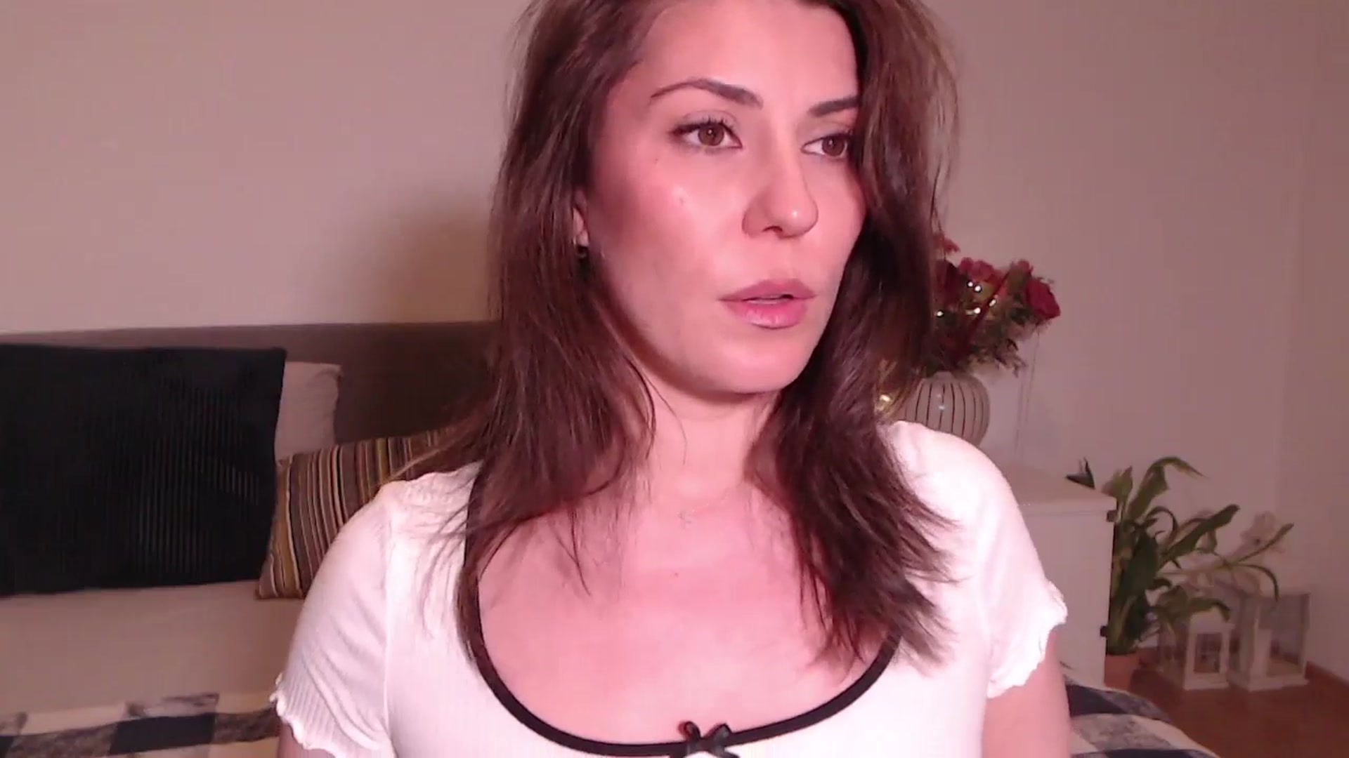 Gallery image thumbnail from BlueStocking's myfreecams stream on, 06/23/2025, 19:57 image 6 of 20