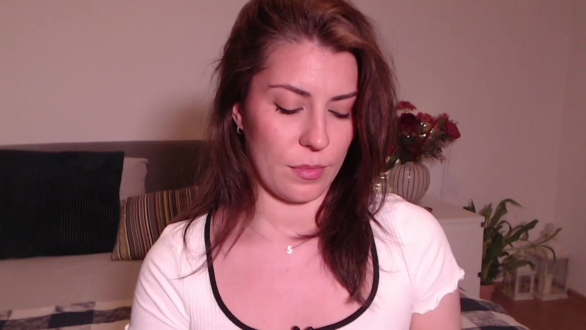 Gallery image thumbnail from BlueStocking's myfreecams stream on, 06/23/2025, 19:57 image 17 of 20