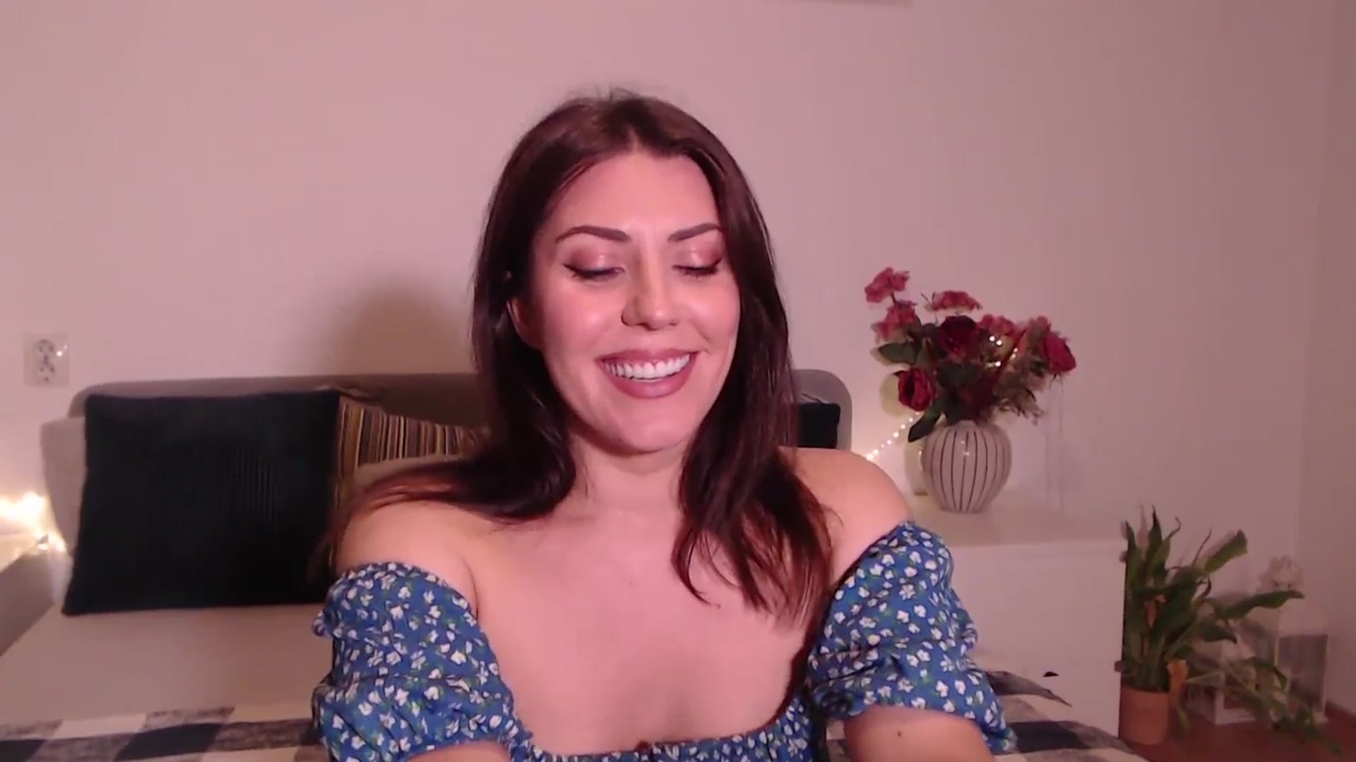 Gallery image thumbnail from BlueStocking's myfreecams stream on, 07/10/2025, 16:49 image 20 of 20