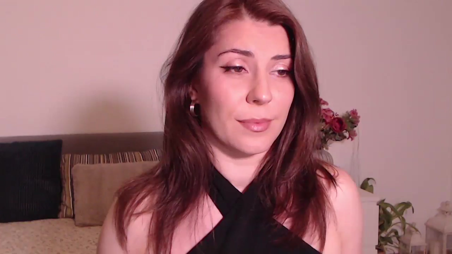 Gallery image thumbnail from BlueStocking's myfreecams stream on, 08/03/2025, 13:54 image 4 of 20