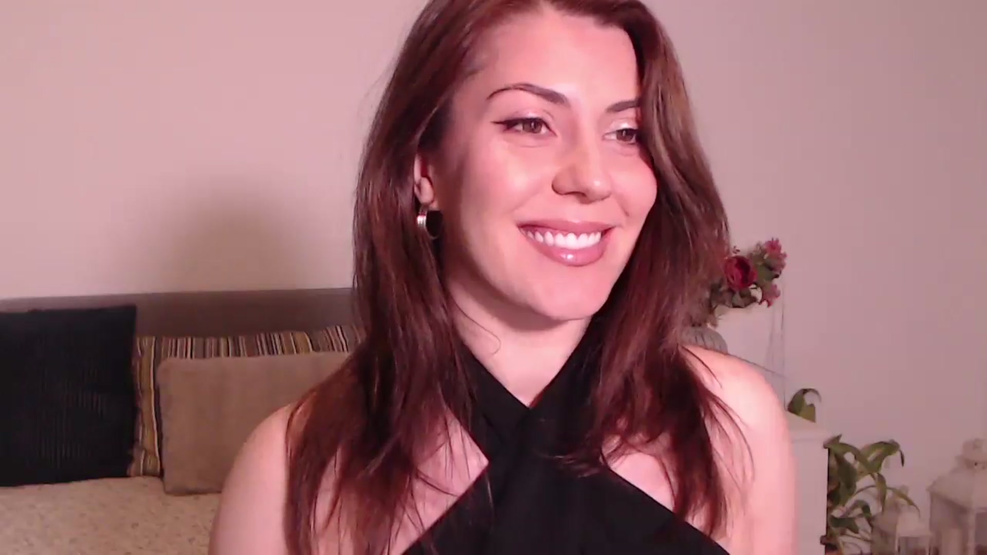 Gallery image thumbnail from BlueStocking's myfreecams stream on, 08/03/2025, 13:54 image 2 of 20