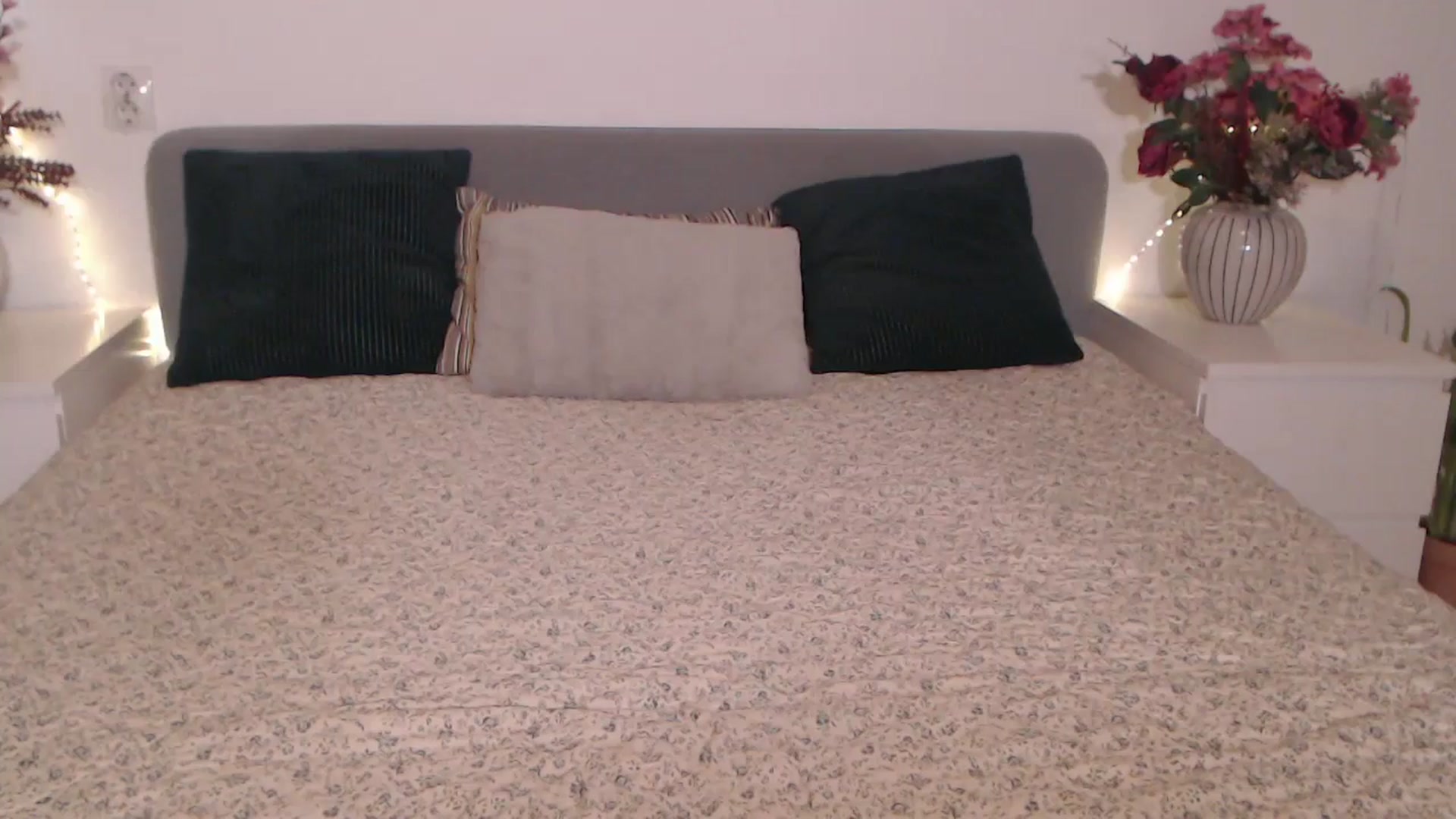 Gallery image thumbnail from BlueStocking's myfreecams stream on, 08/05/2025, 15:30 image 8 of 20