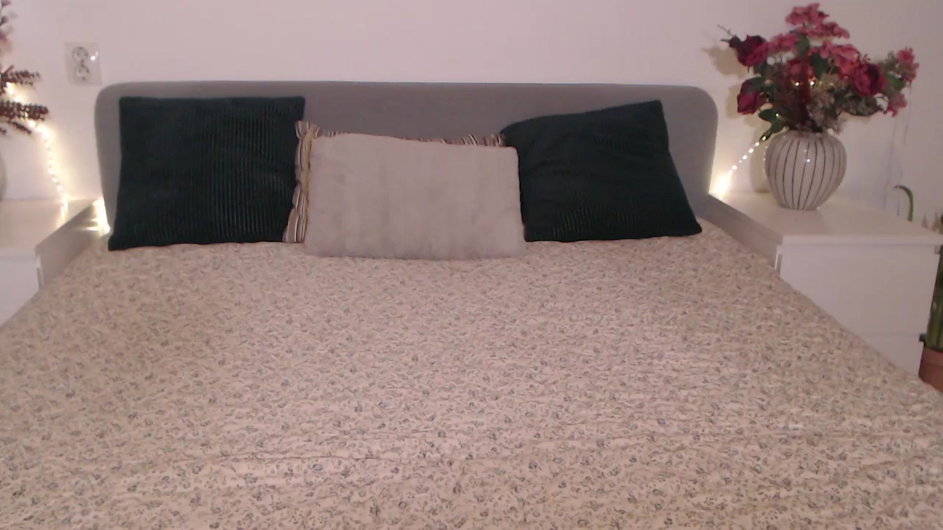 Gallery image thumbnail from BlueStocking's myfreecams stream on, 08/05/2025, 15:30 image 12 of 20