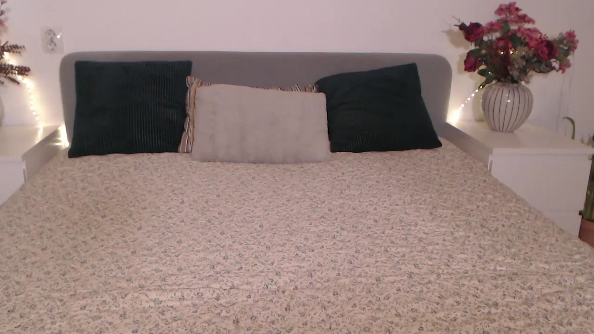 Gallery image thumbnail from BlueStocking's myfreecams stream on, 08/05/2025, 15:30 image 7 of 20