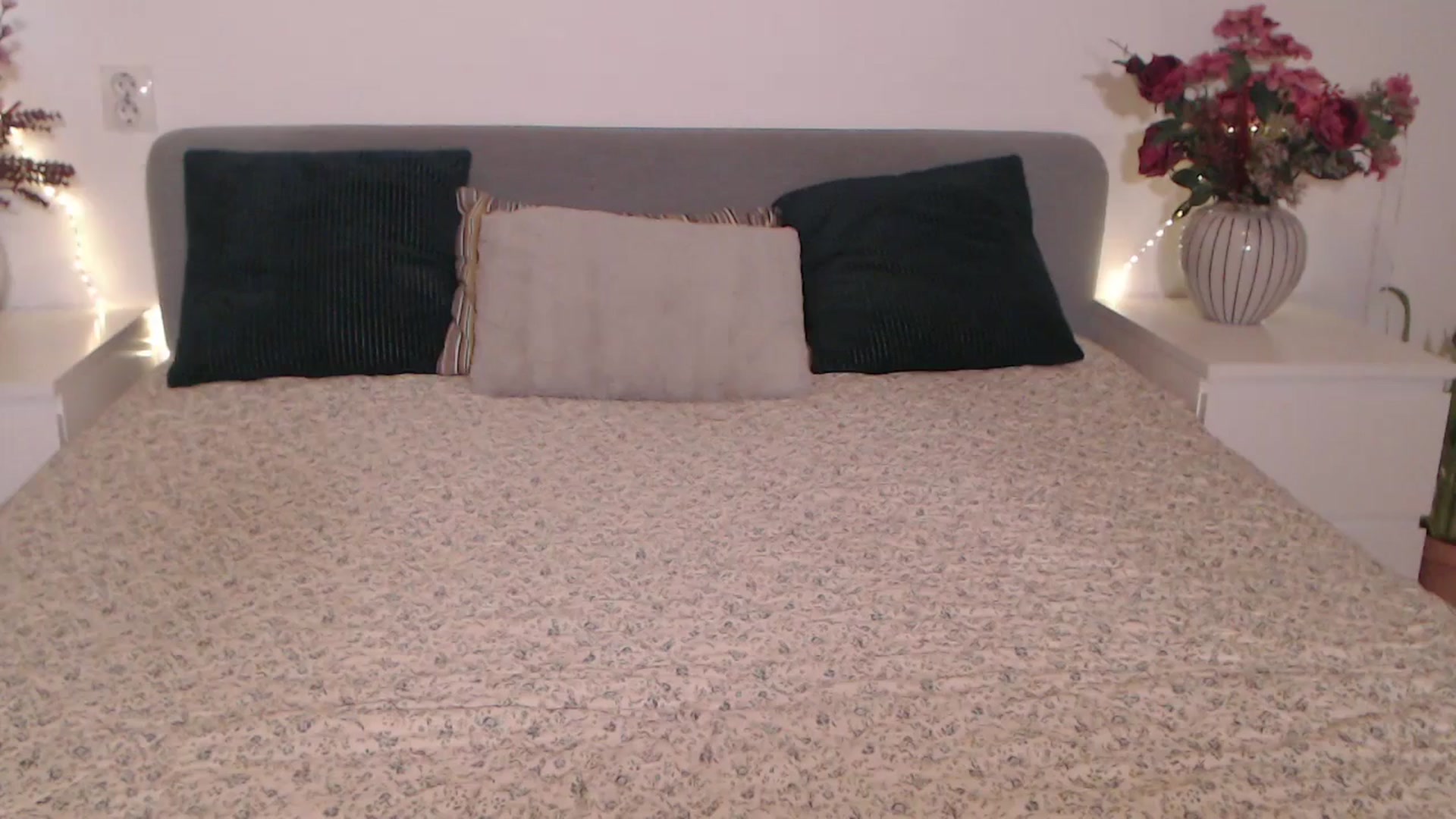 Gallery image thumbnail from BlueStocking's myfreecams stream on, 08/05/2025, 15:30 image 13 of 20