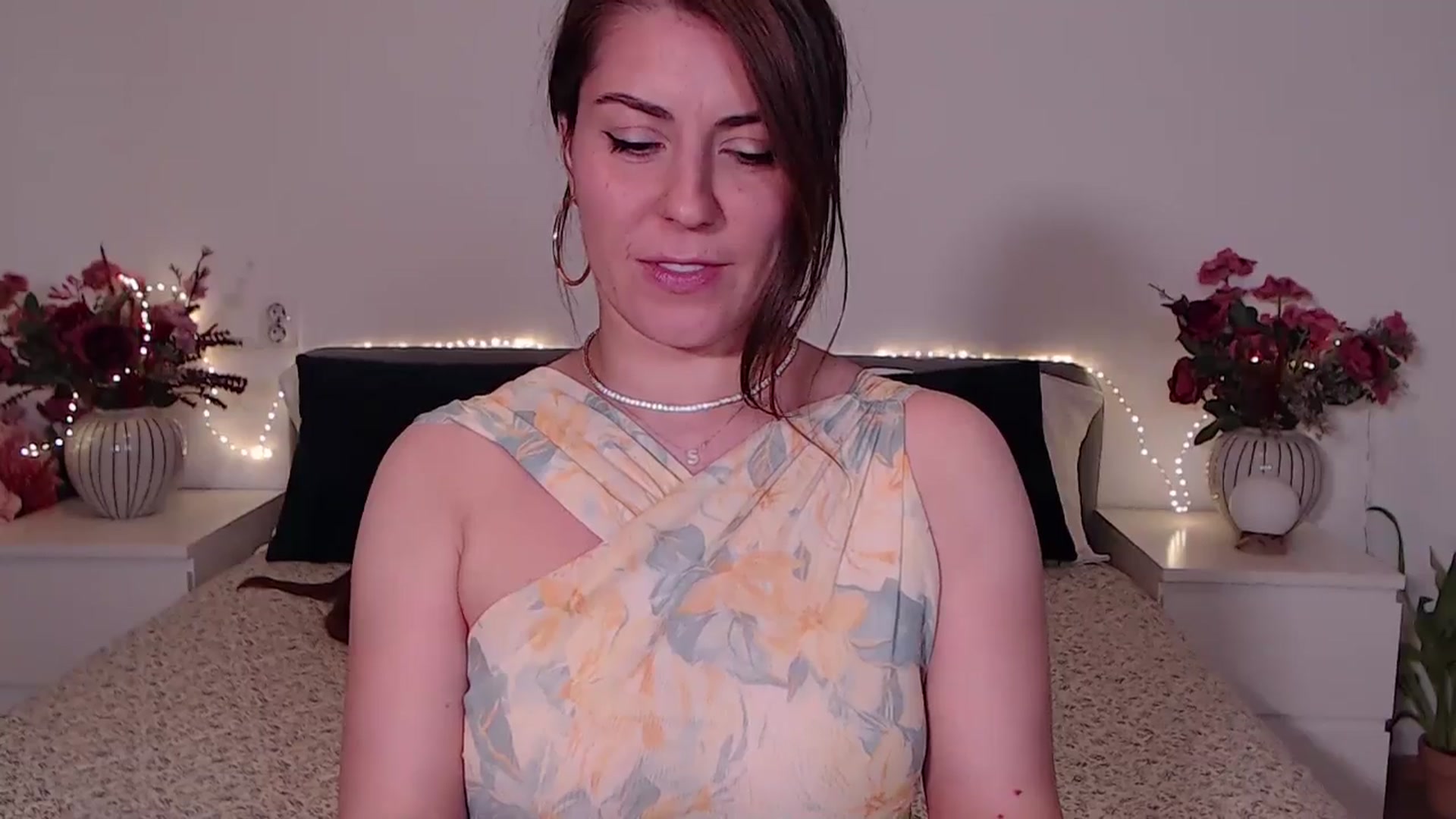 Gallery image thumbnail from BlueStocking's myfreecams stream on, 08/07/2025, 16:48 image 17 of 20