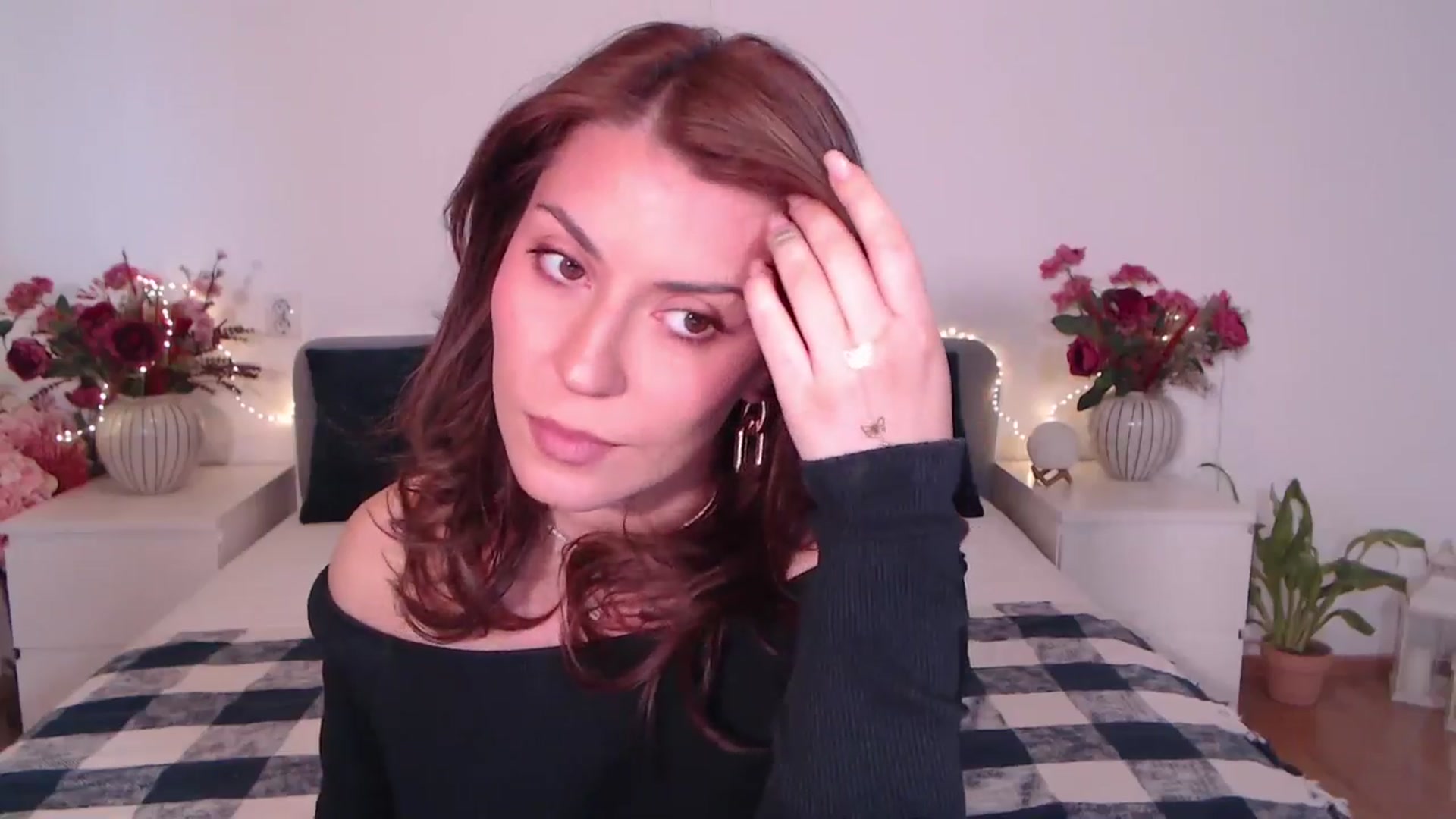 Gallery image thumbnail from BlueStocking's myfreecams stream on, 08/10/2025, 13:10 image 12 of 20