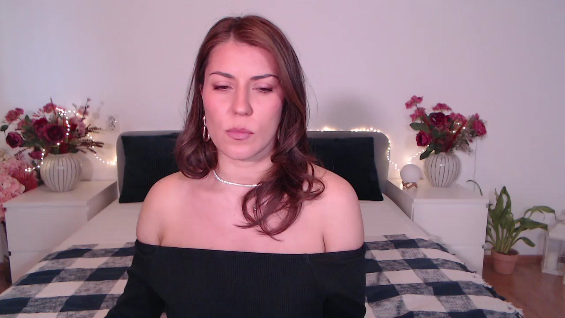 Gallery image thumbnail from BlueStocking's myfreecams stream on, 08/10/2025, 14:17 image 7 of 20