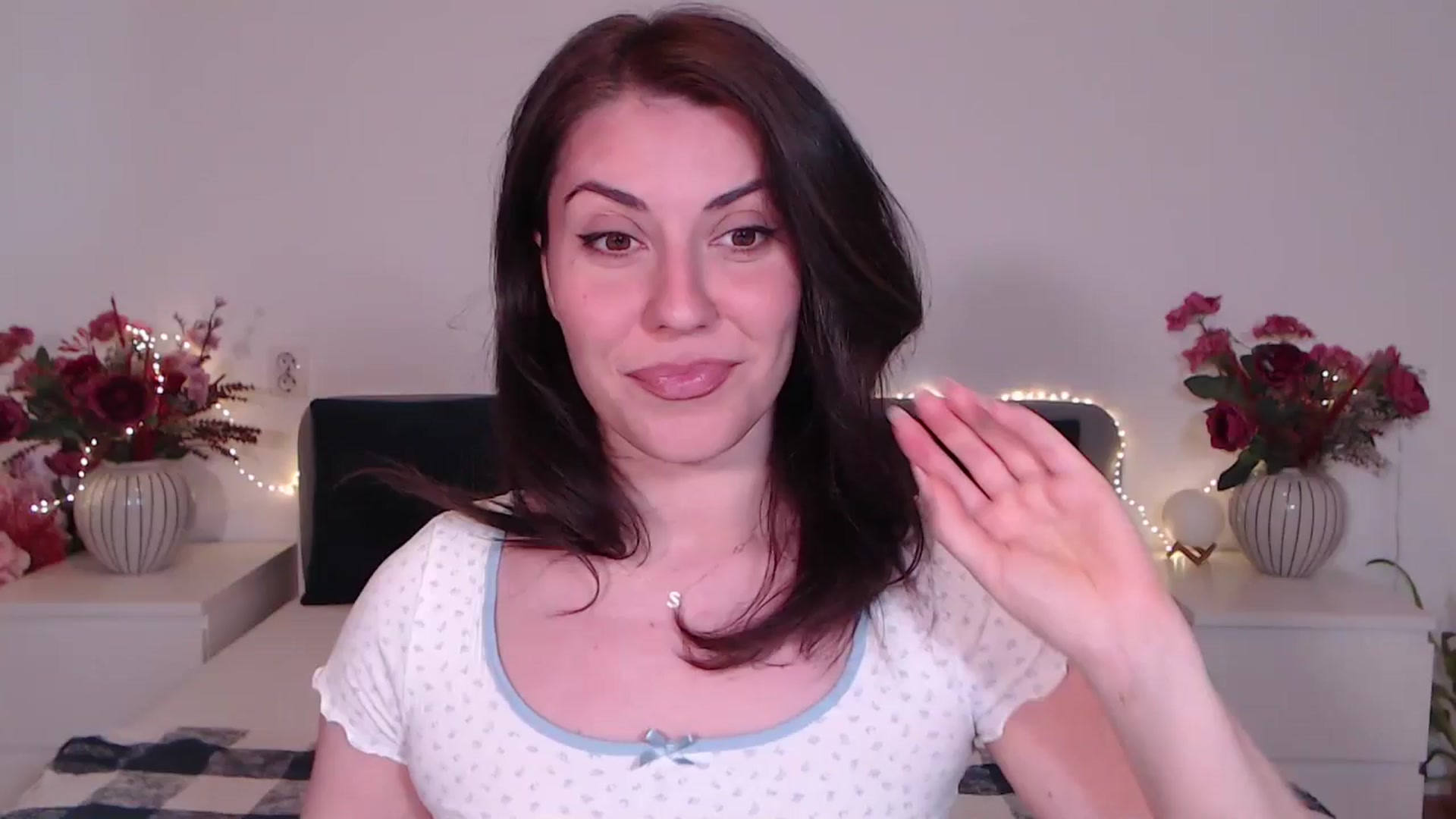 Gallery image thumbnail from BlueStocking's myfreecams stream on, 08/12/2025, 13:21 image 17 of 20