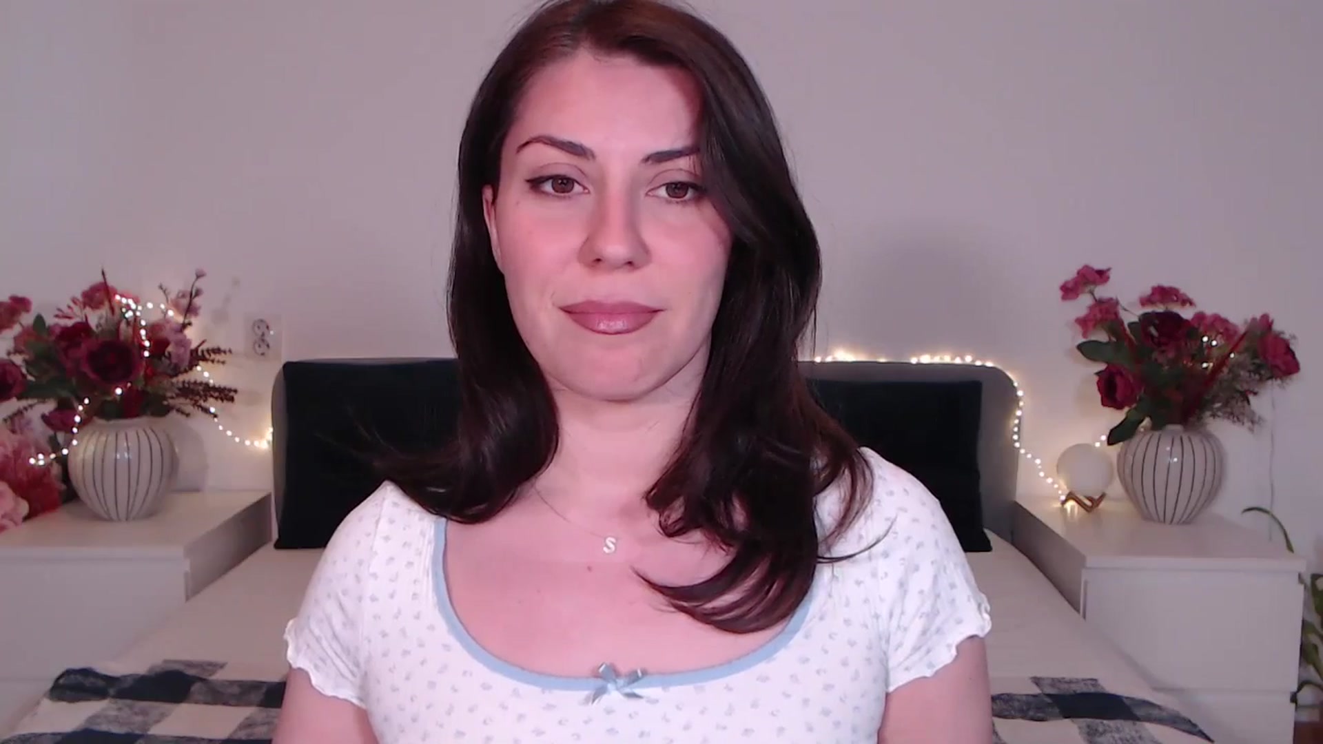 Gallery image thumbnail from BlueStocking's myfreecams stream on, 08/12/2025, 13:21 image 12 of 20