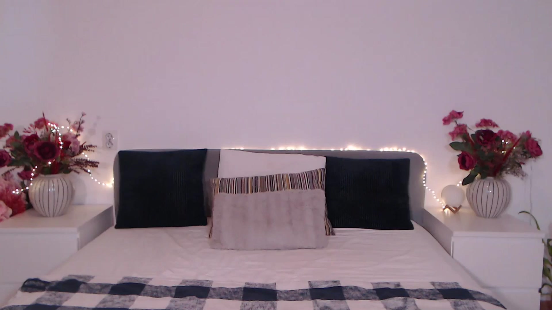 Gallery image thumbnail from BlueStocking's myfreecams stream on, 08/12/2025, 13:21 image 9 of 20
