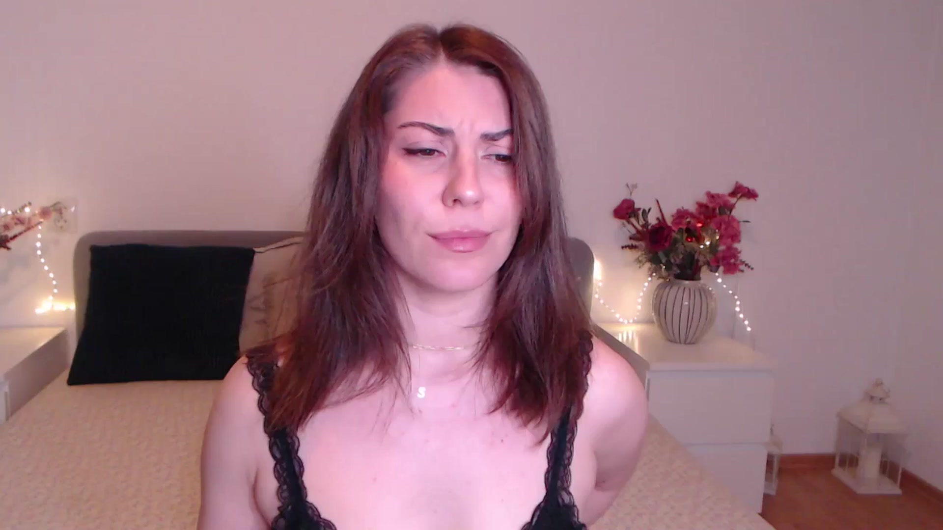 Gallery image thumbnail from BlueStocking's myfreecams stream on, 10/25/2025, 11:58 image 14 of 20