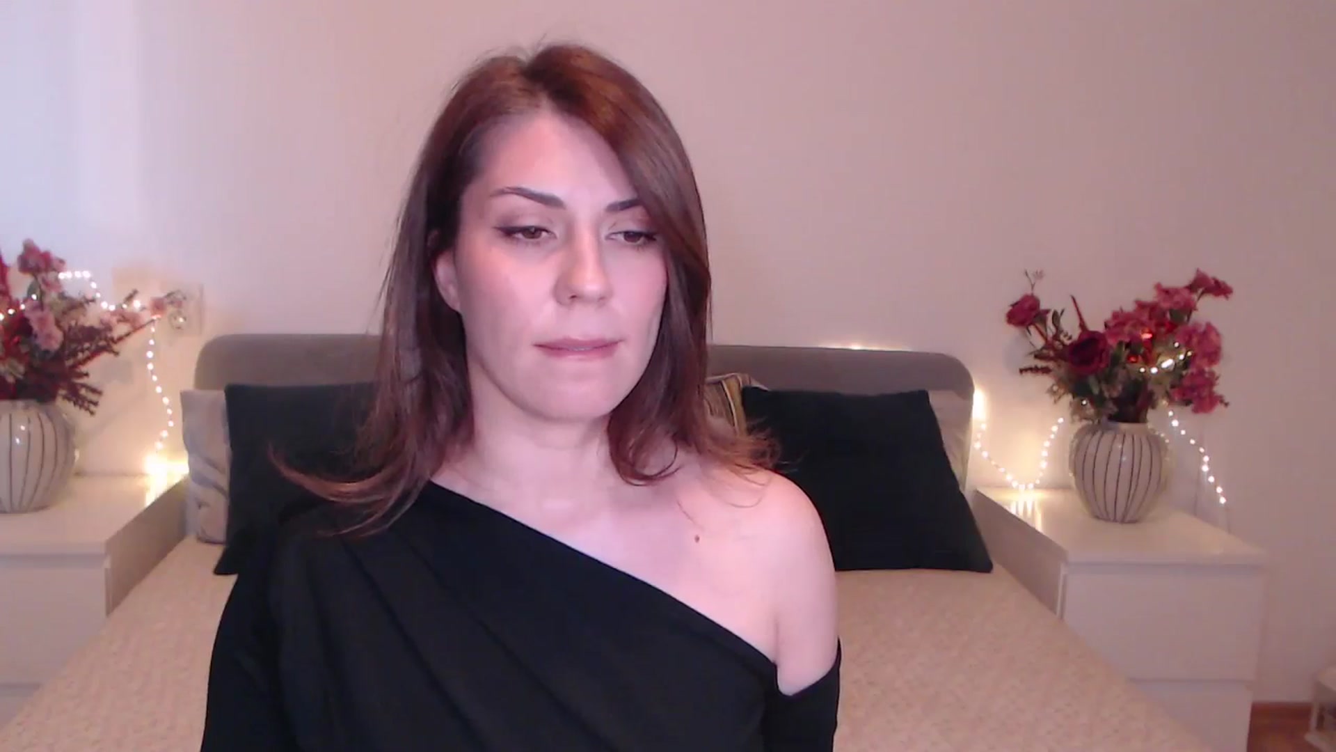Gallery image thumbnail from BlueStocking's myfreecams stream on, 11/01/2025, 13:22 image 19 of 20