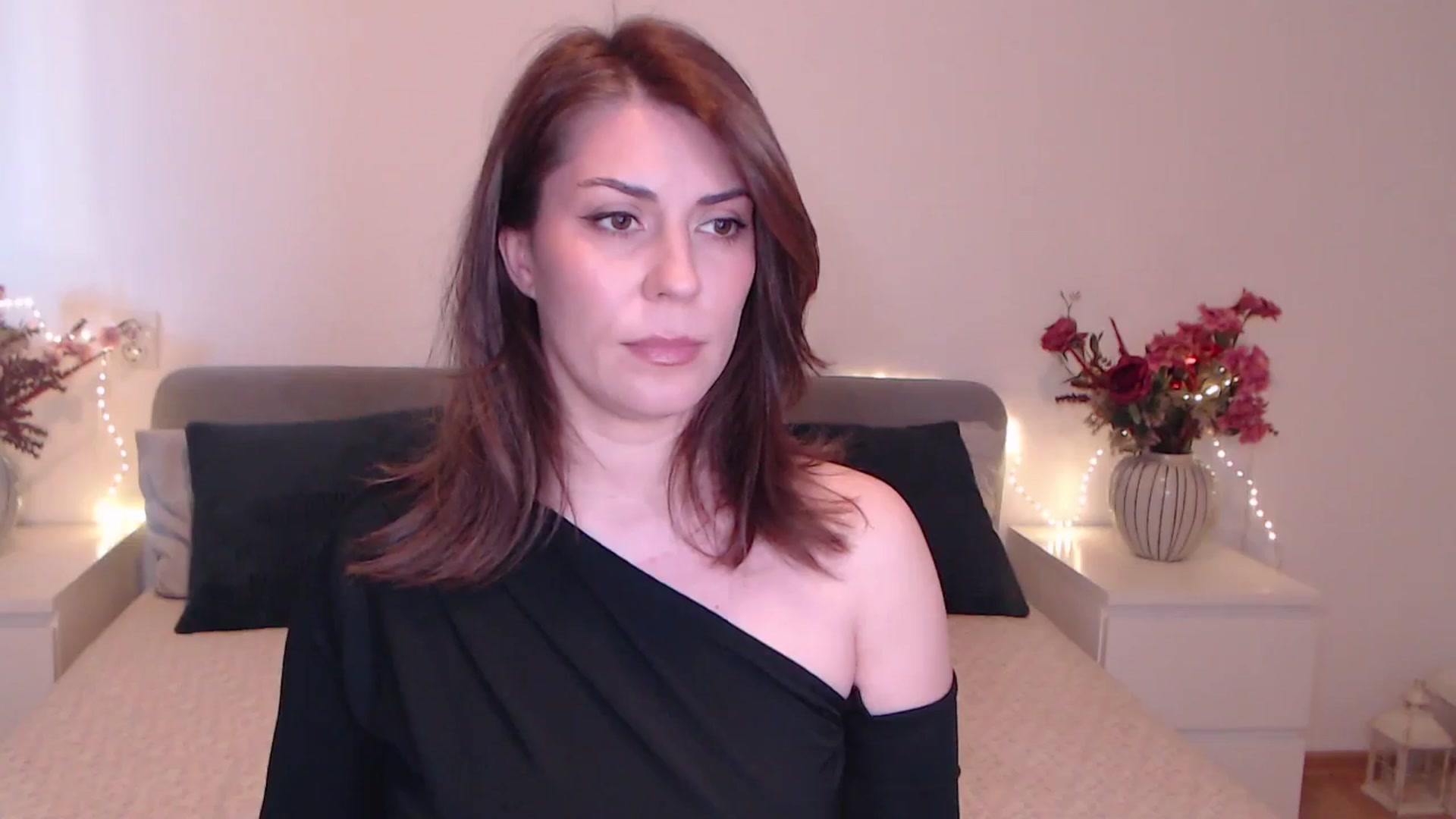 Gallery image thumbnail from BlueStocking's myfreecams stream on, 11/01/2025, 13:22 image 4 of 20